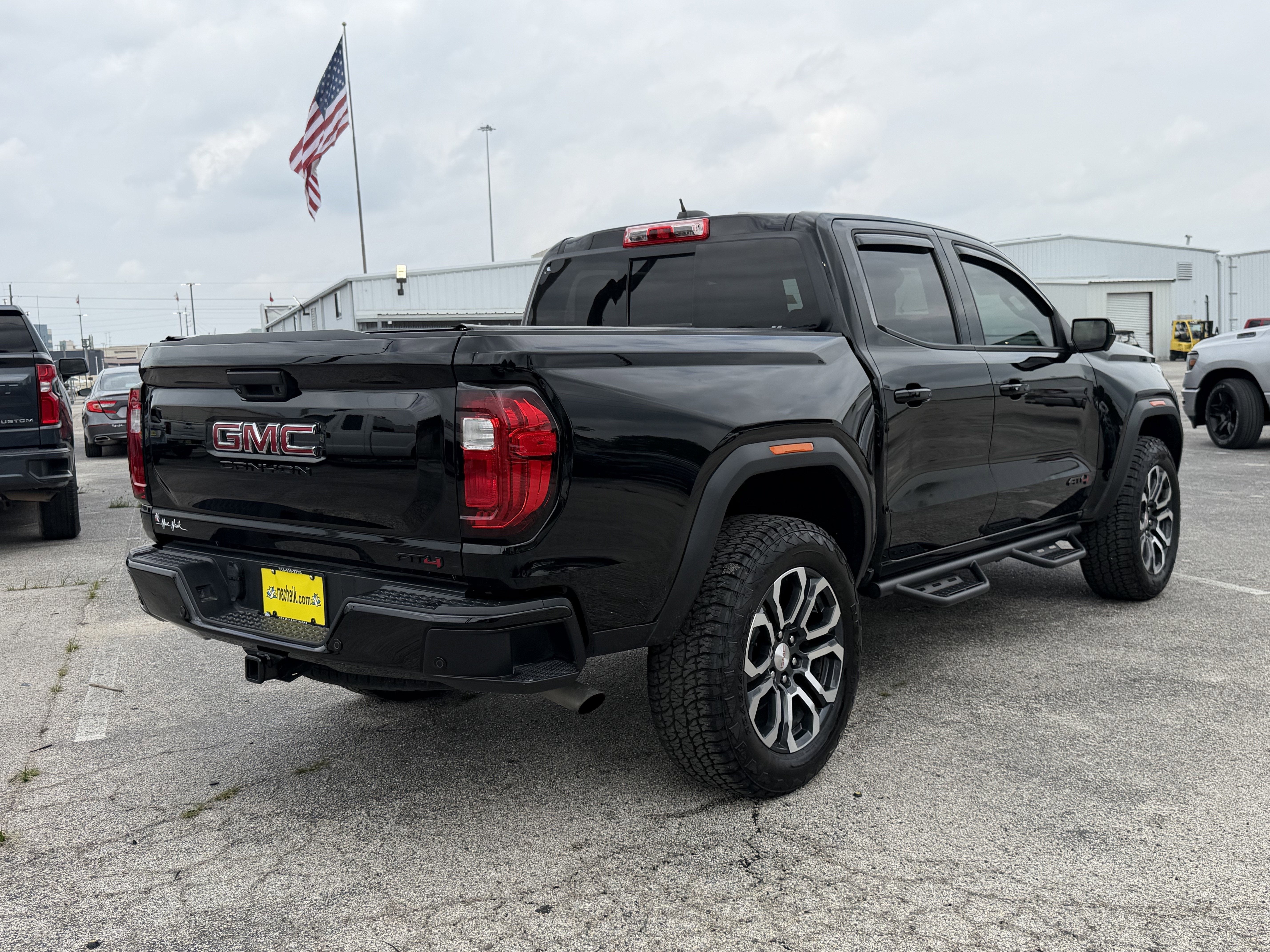 2024 GMC Canyon 4WD AT4