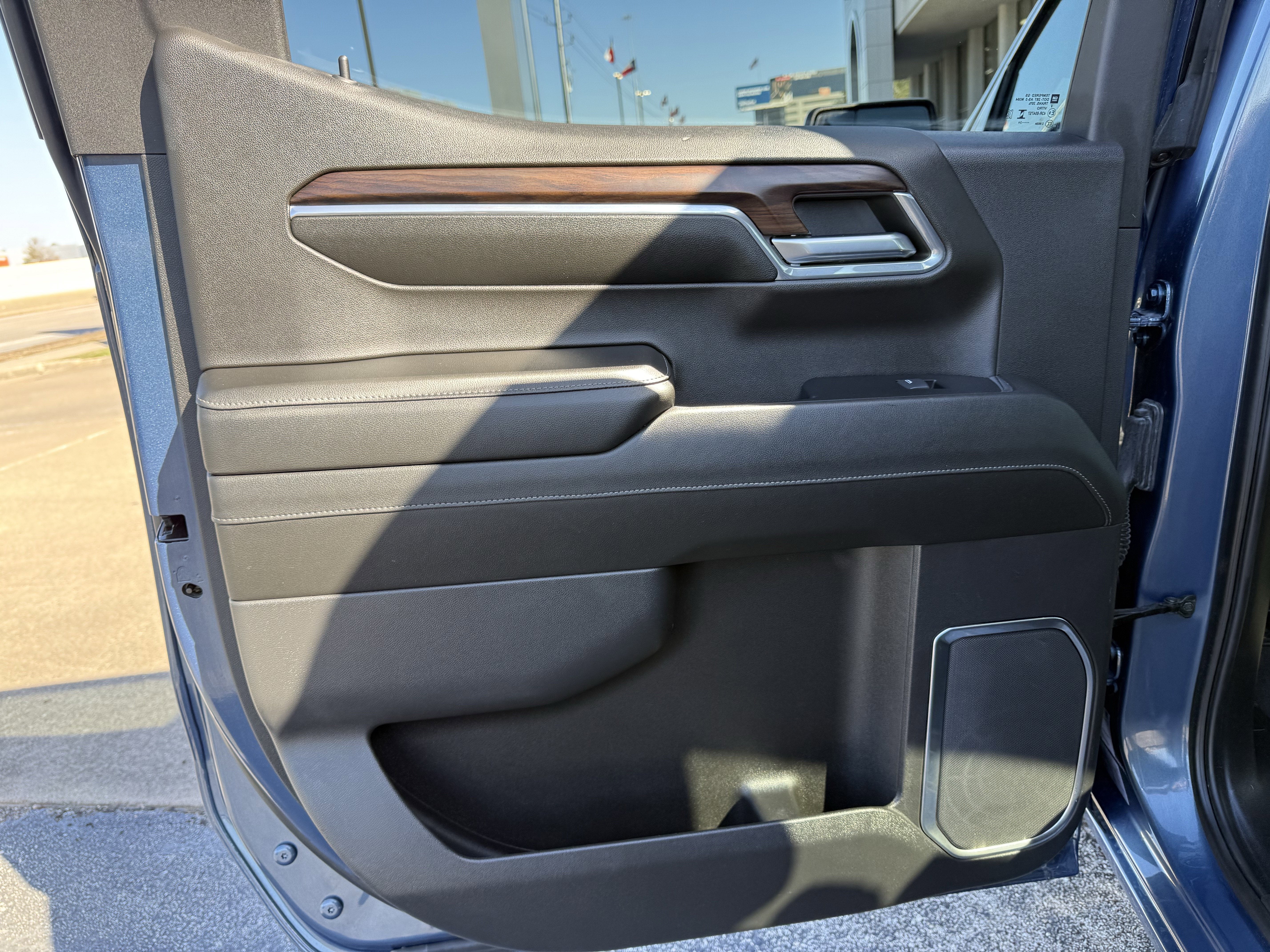 2024 GMC Sierra 1500 2WD Crew Cab Short Box SLT