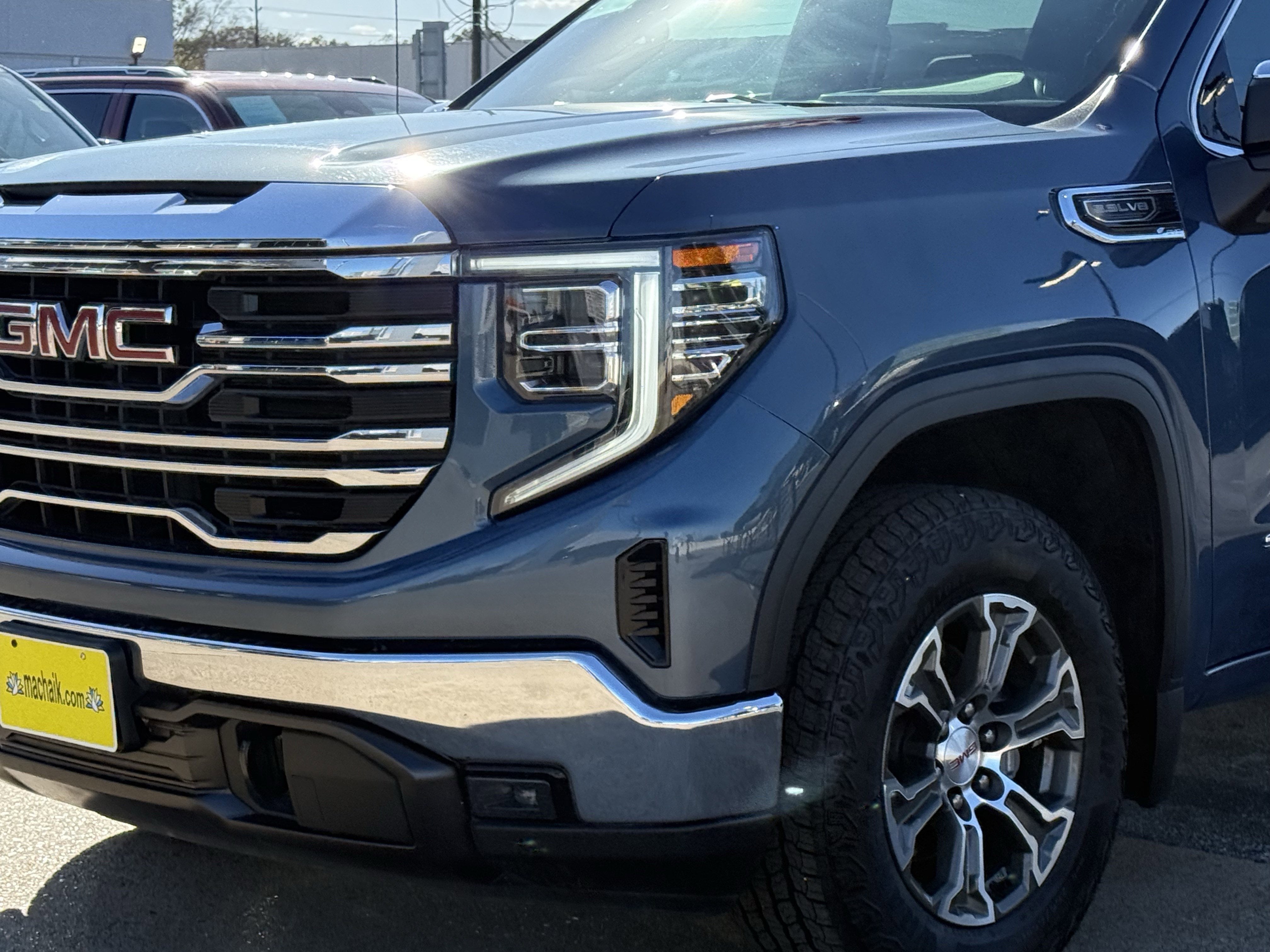 2024 GMC Sierra 1500 2WD Crew Cab Short Box SLT