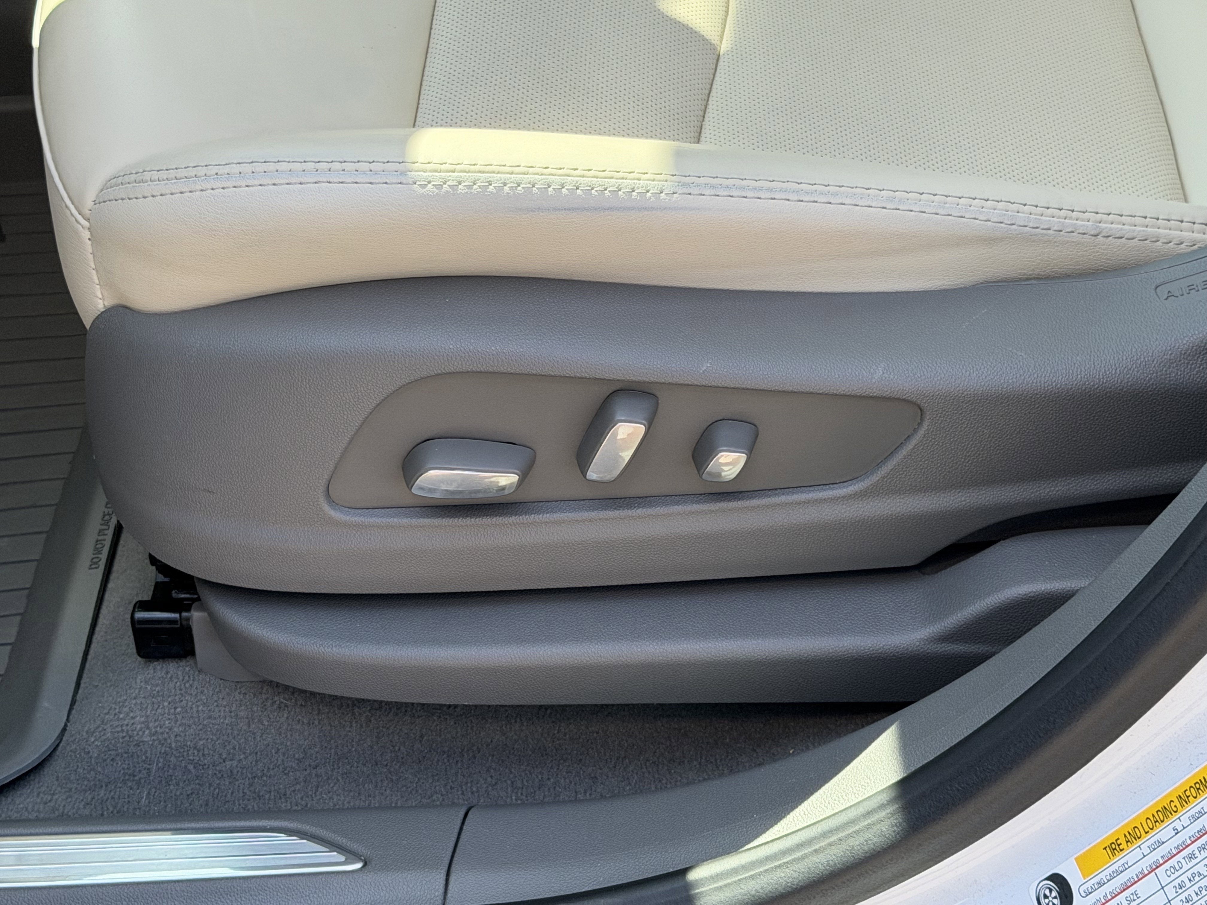 2023 Cadillac XT5 FWD Premium Luxury