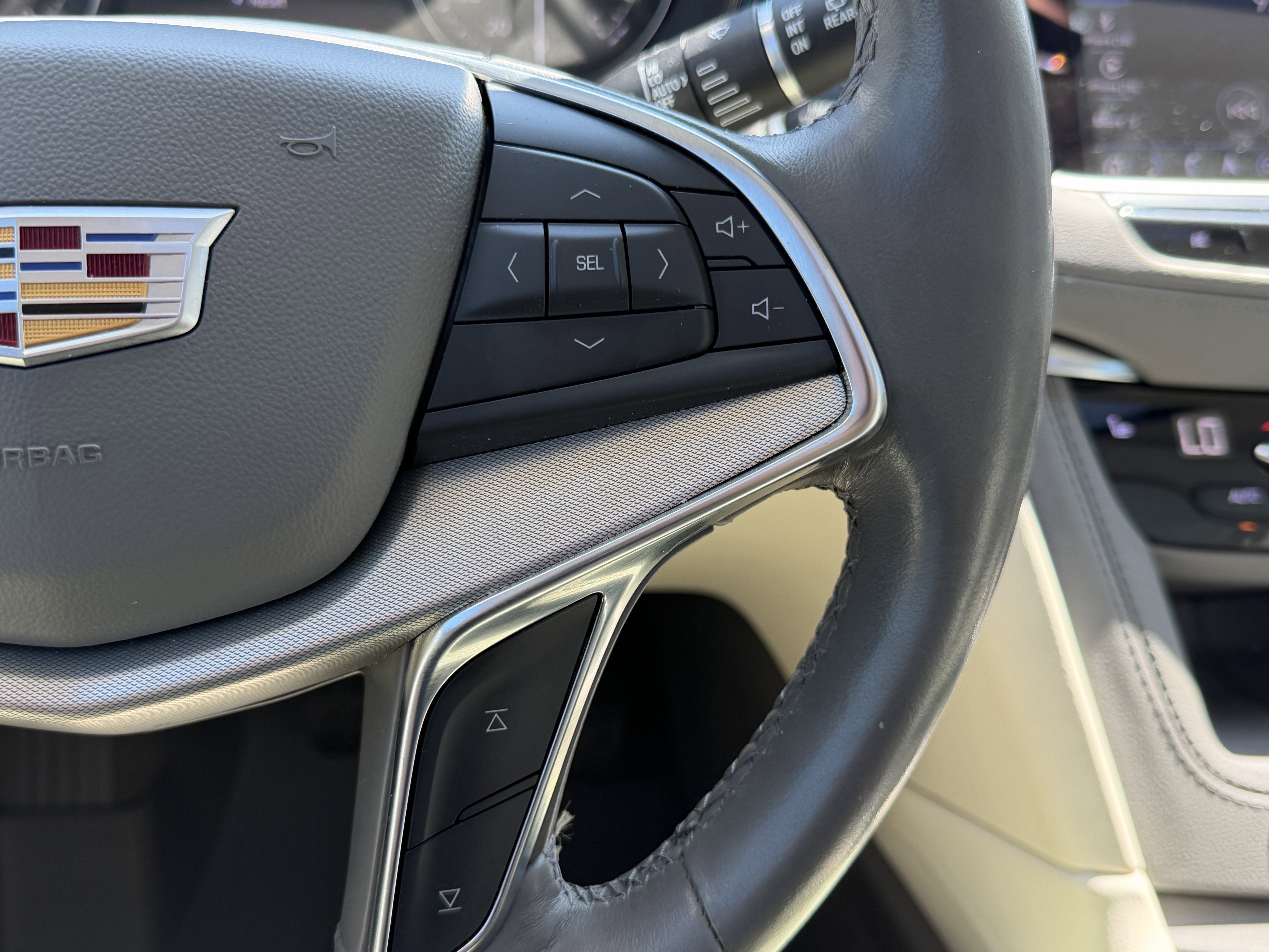 2023 Cadillac XT5 FWD Premium Luxury