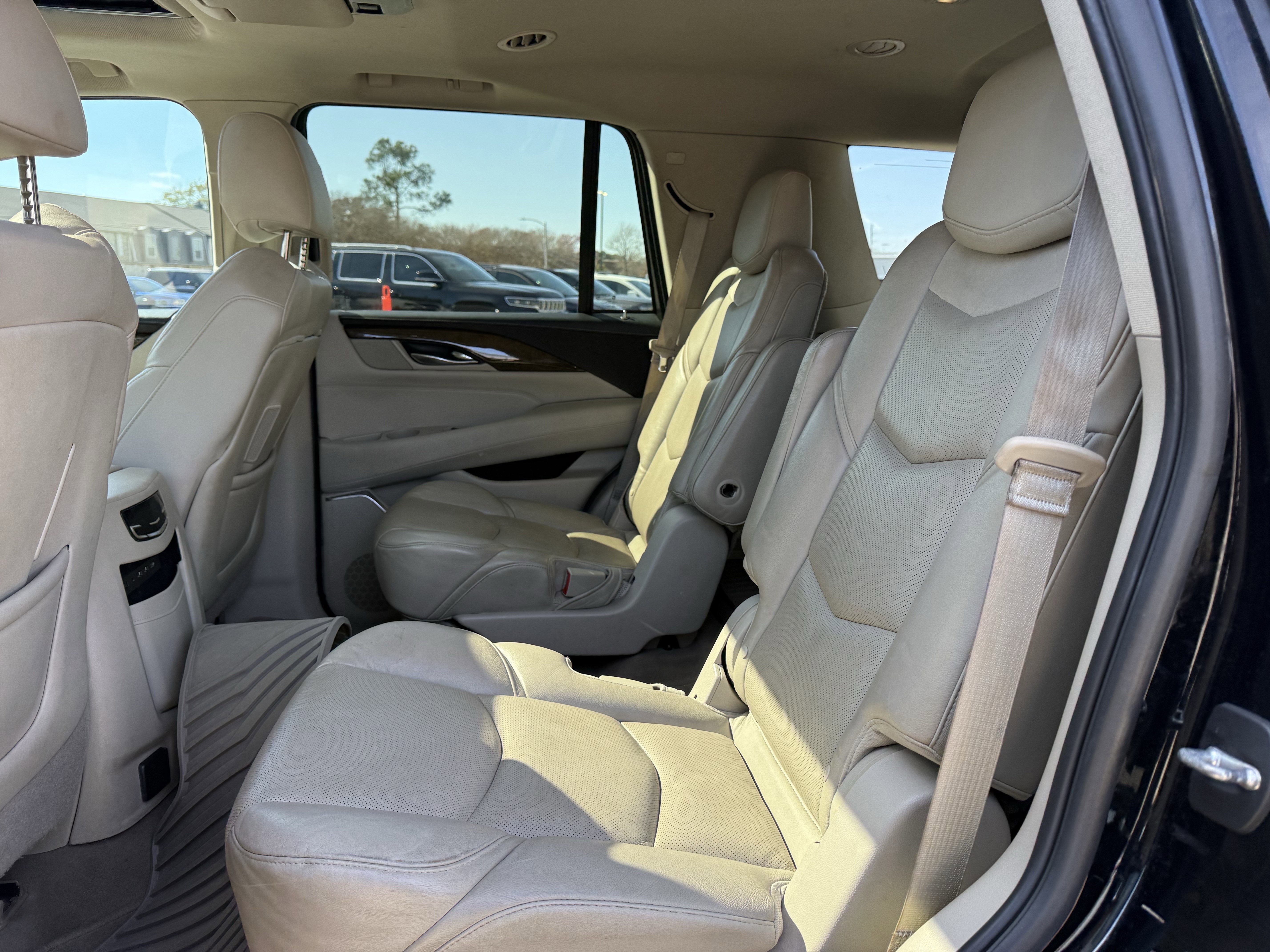 2019 Cadillac Escalade Luxury