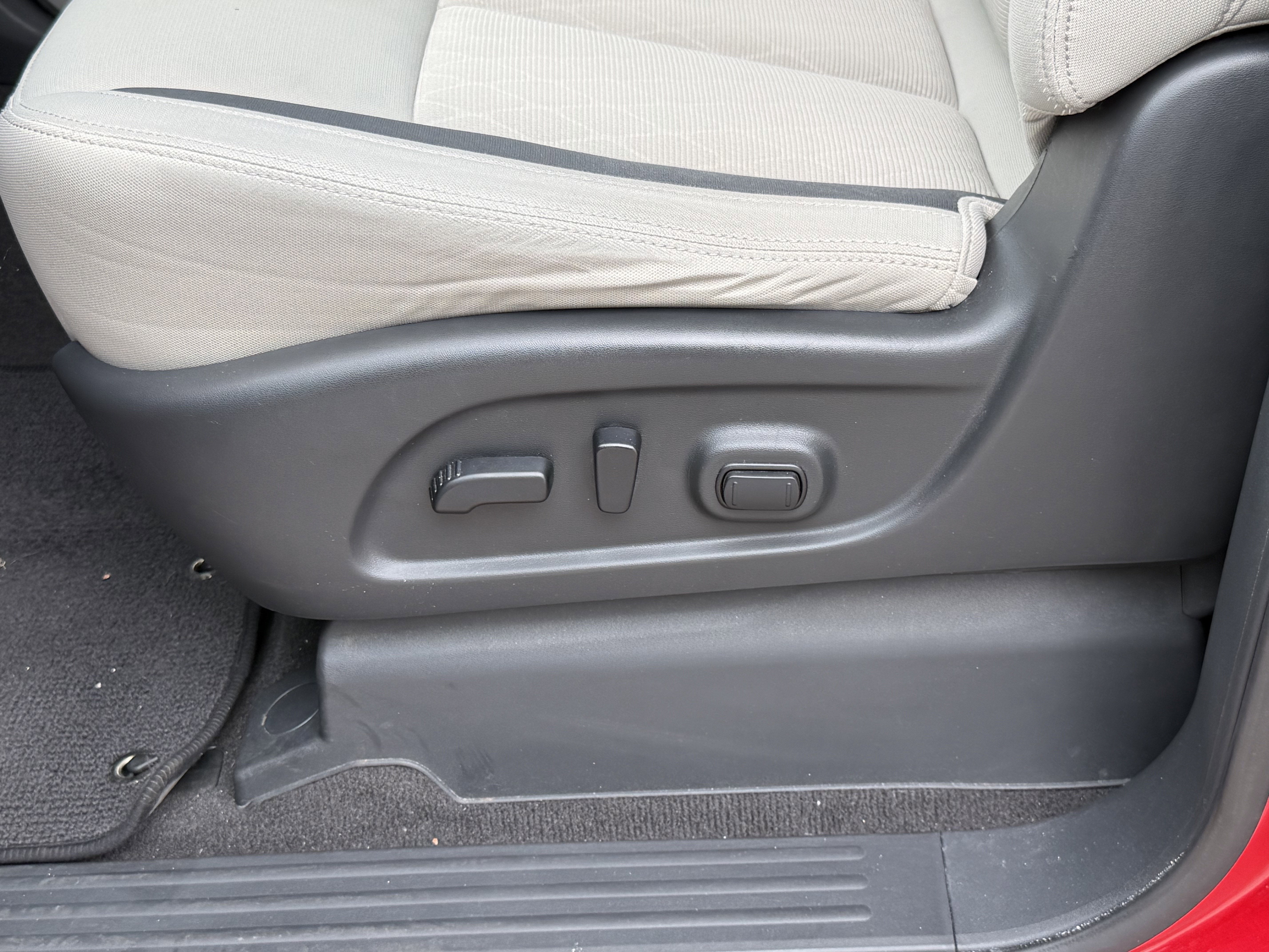 2021 Nissan TITAN Crew Cab SV 4x2