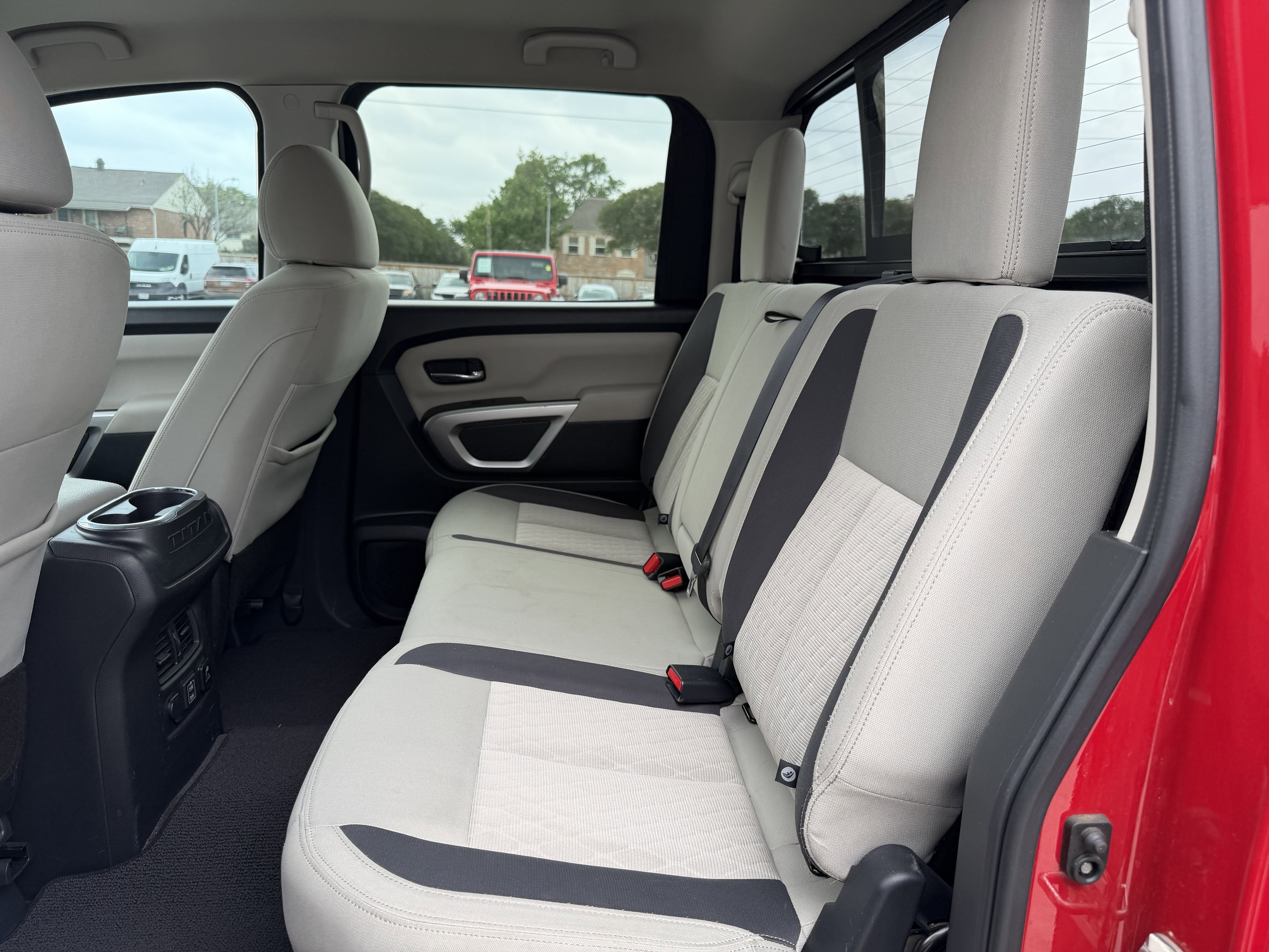 2021 Nissan TITAN Crew Cab SV 4x2