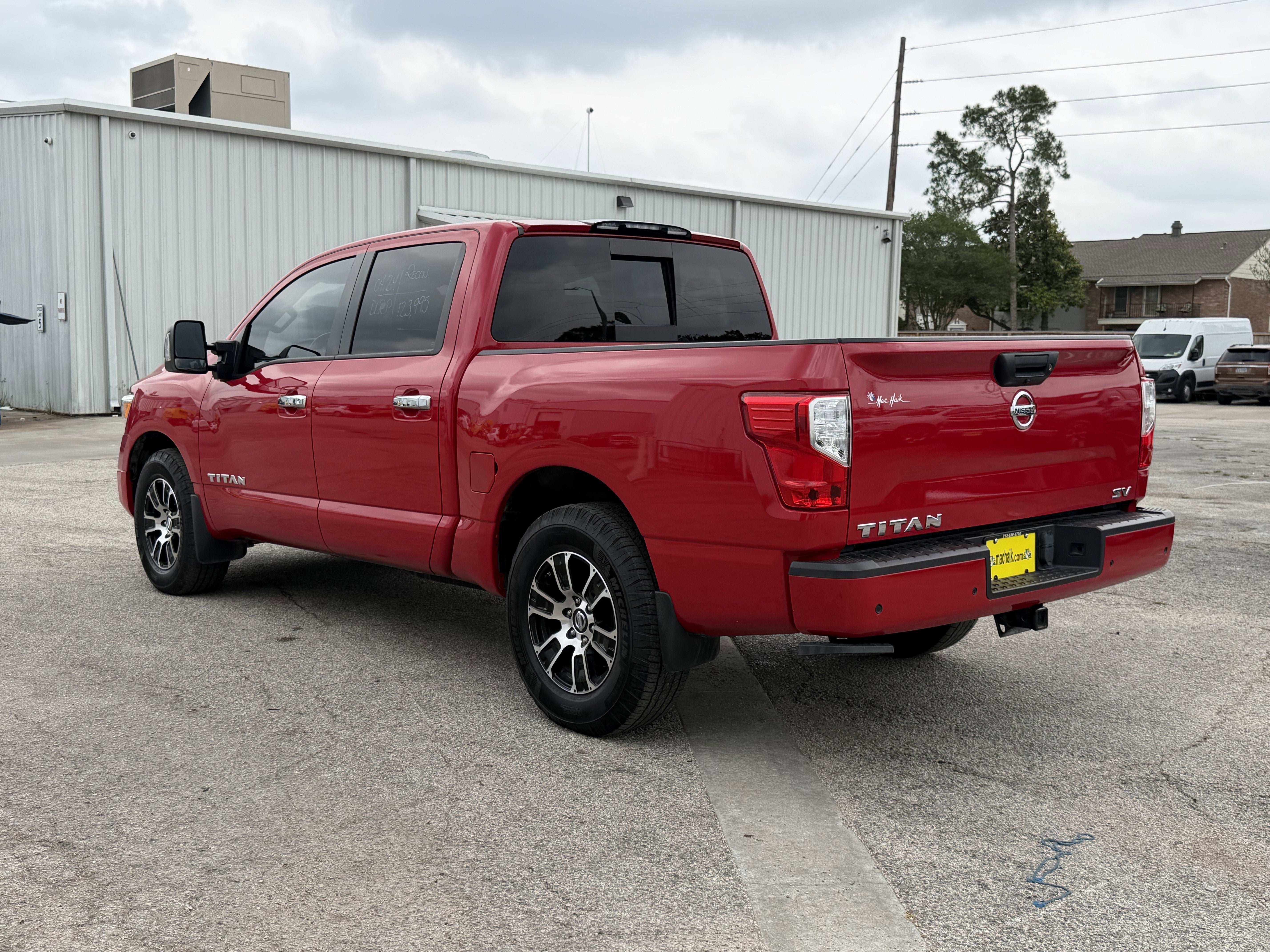 2021 Nissan TITAN Crew Cab SV 4x2