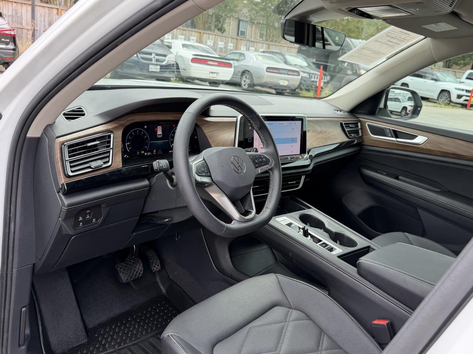 2024 Volkswagen Atlas 2.0T SE