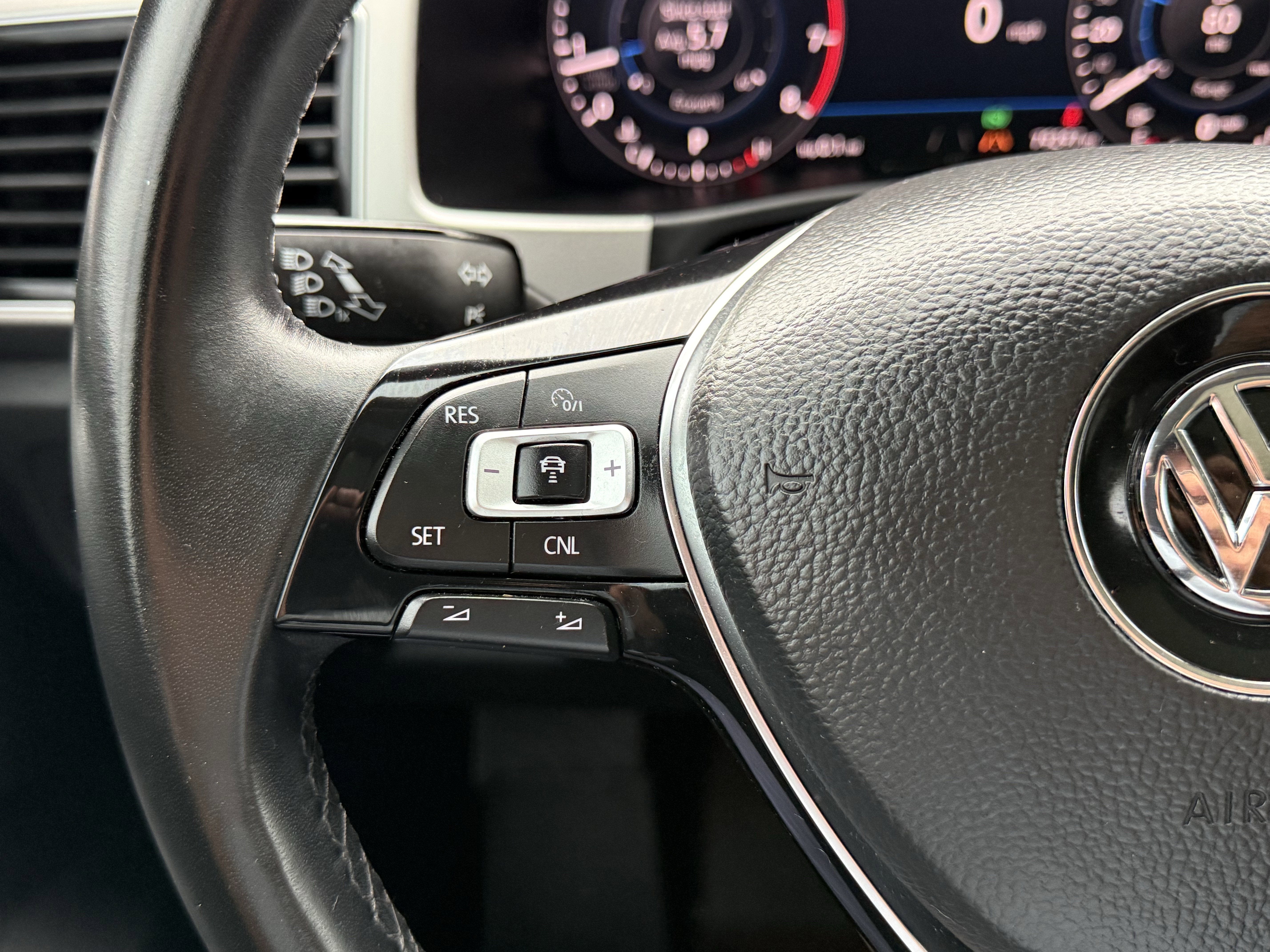 2018 Volkswagen Atlas 3.6L V6 SEL Premium