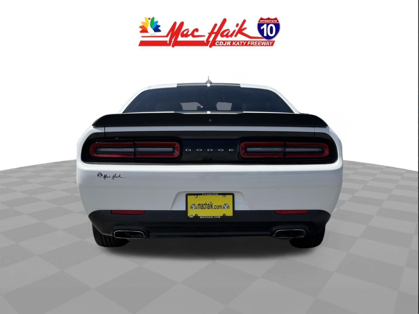 2016 Dodge Challenger SXT Plus