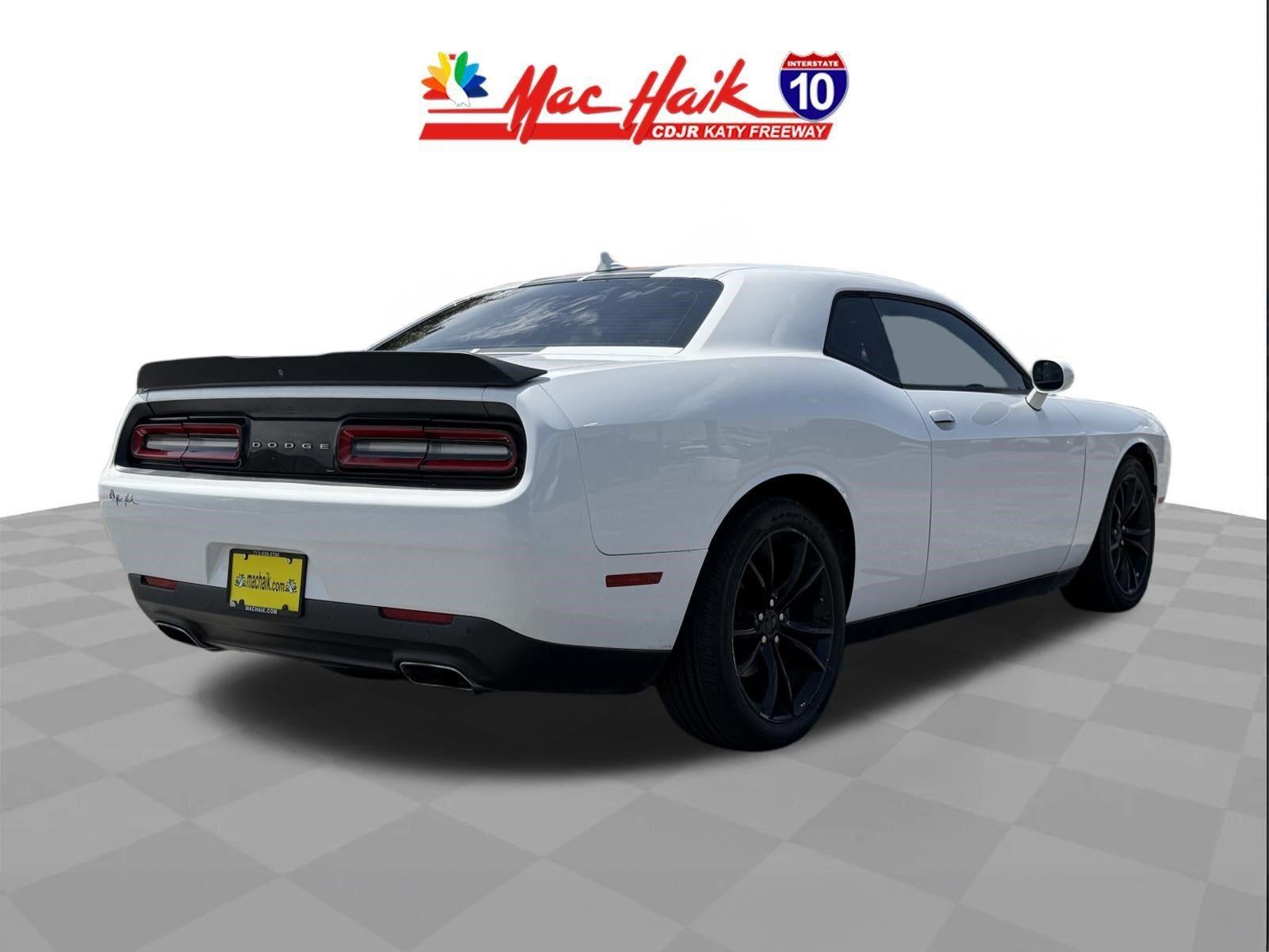 2016 Dodge Challenger SXT Plus