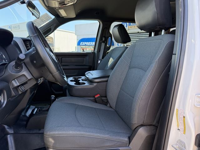 2023 RAM 3500 Tradesman Crew Cab 4x4 8' Box