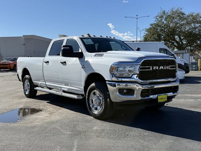 2023 RAM 3500 Tradesman Crew Cab 4x4 8' Box