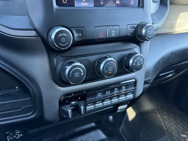 2023 RAM 3500 Tradesman Crew Cab 4x4 8' Box