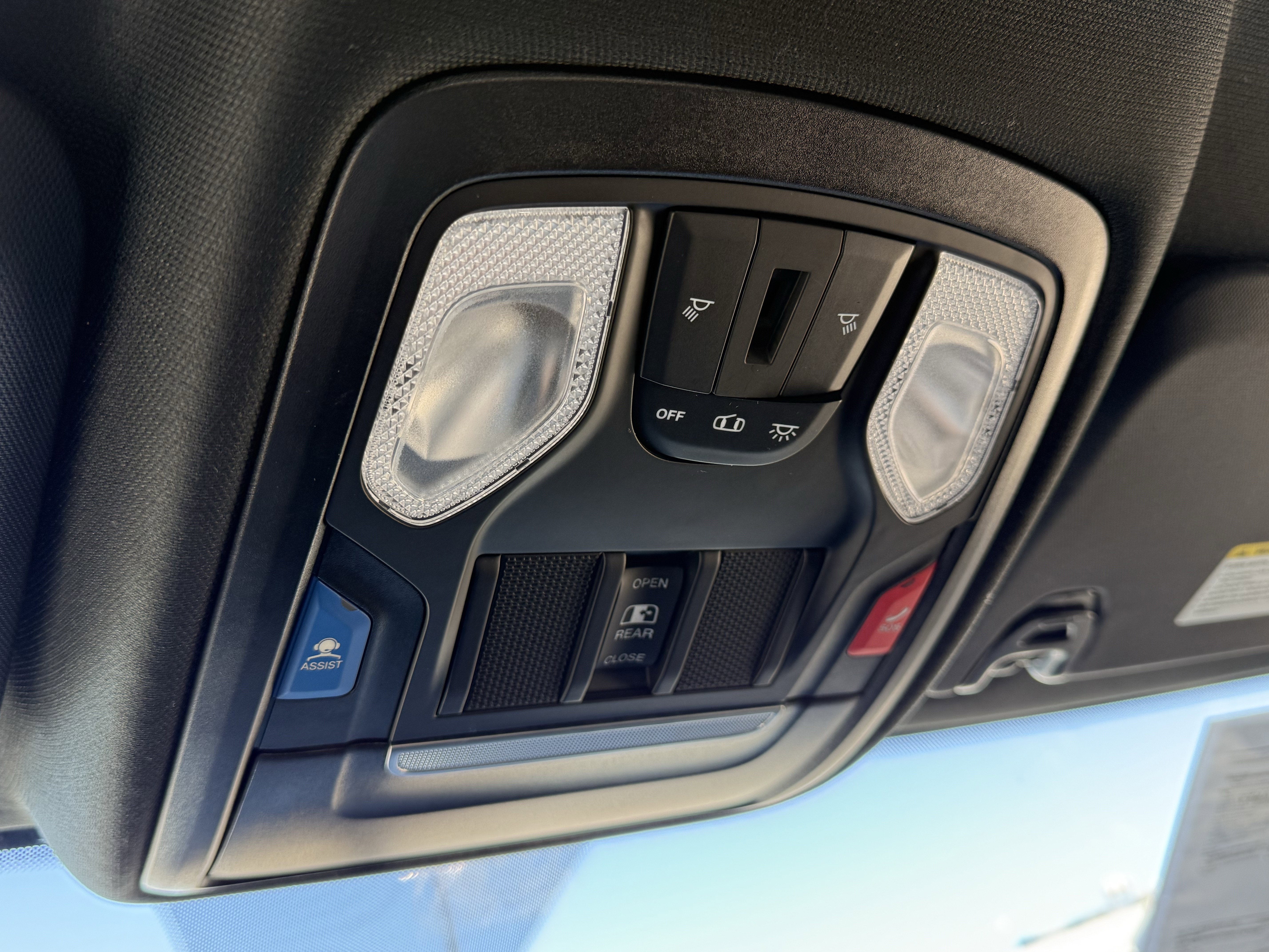 2023 RAM 3500 Tradesman Crew Cab 4x4 8' Box