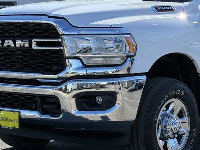 2023 RAM 3500 Tradesman Crew Cab 4x4 8' Box