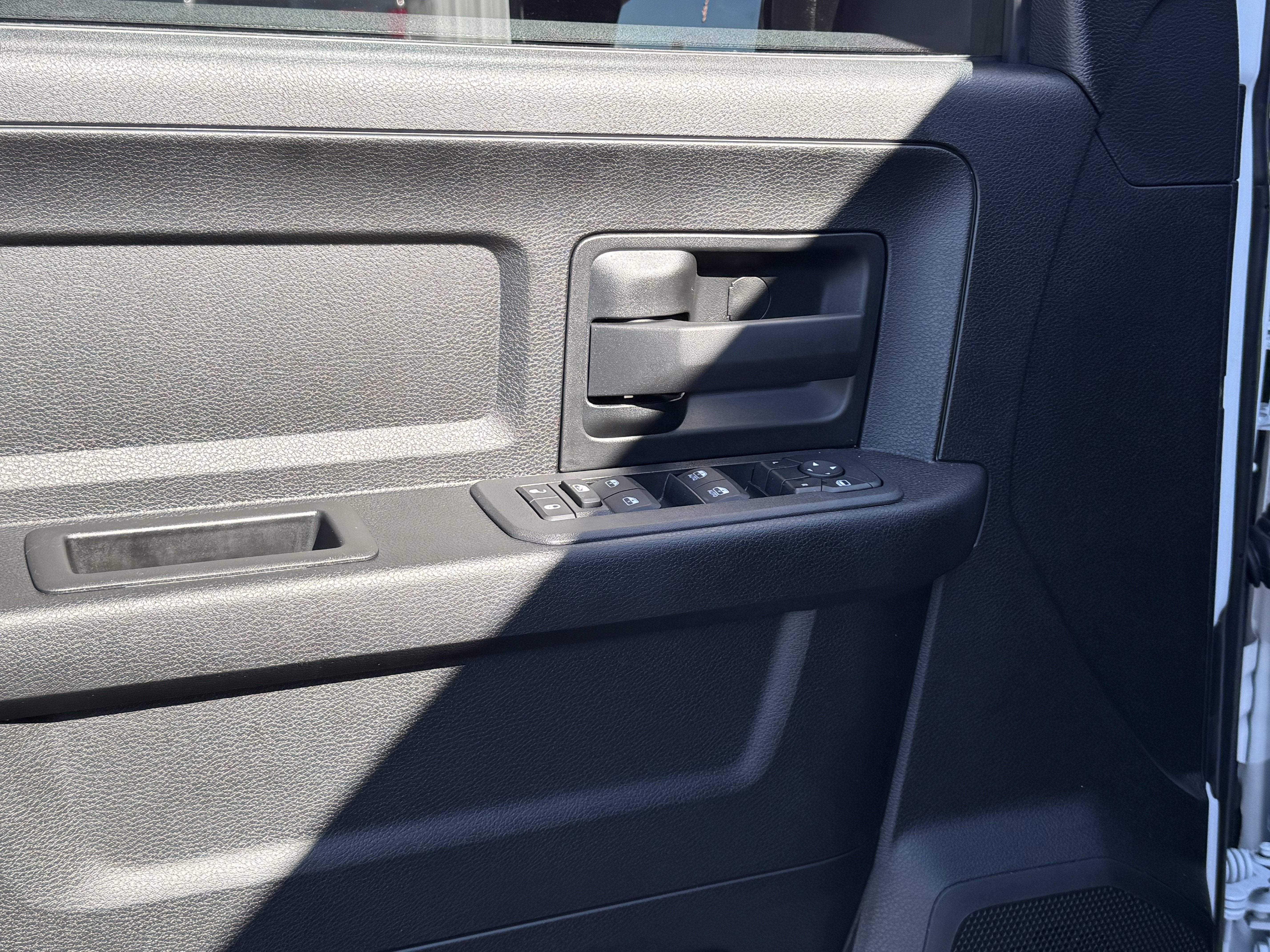 2025 RAM 2500 Tradesman Crew Cab 4x2 6'4' Box