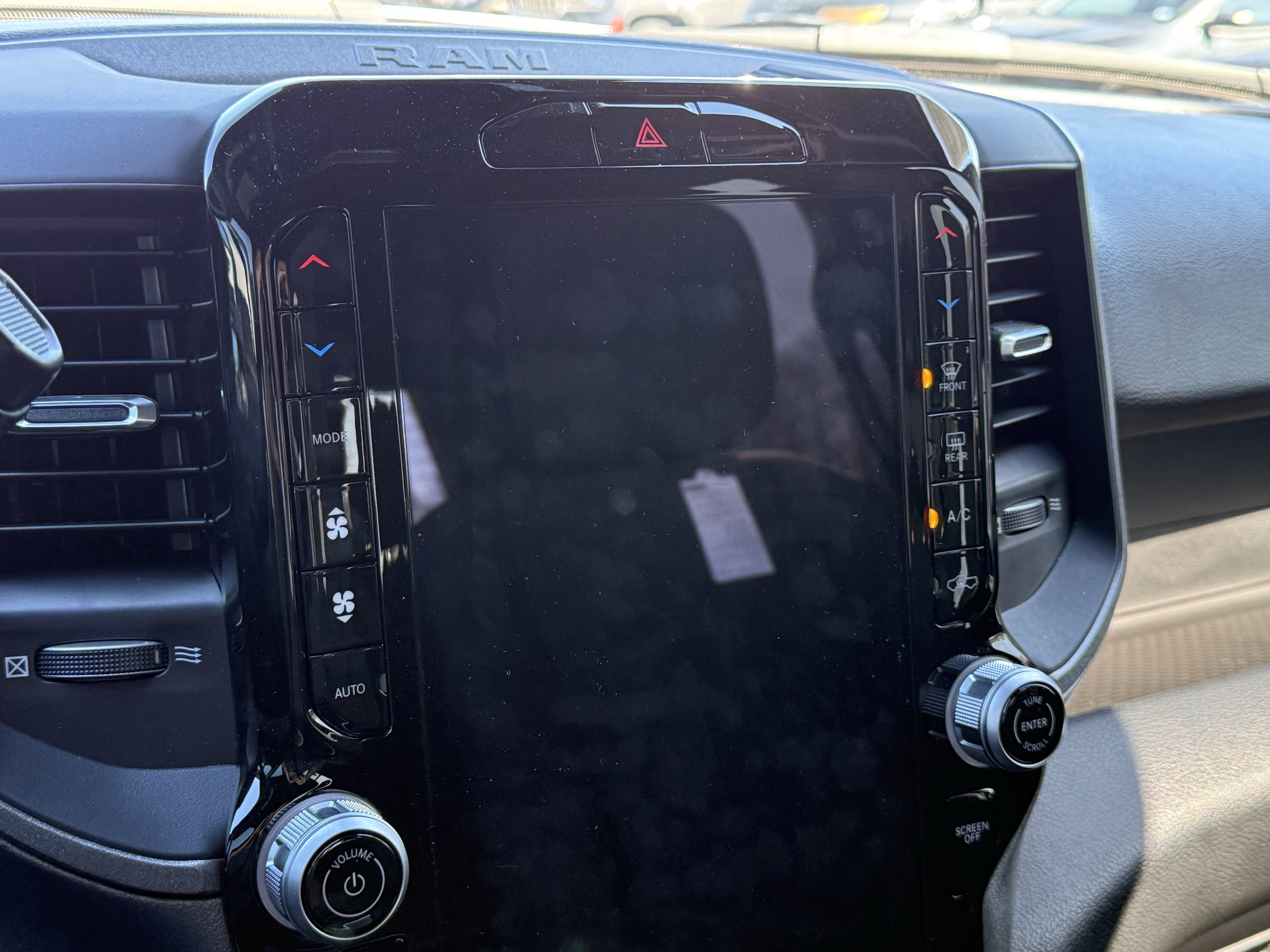 2025 RAM 2500 Tradesman Crew Cab 4x2 6'4' Box