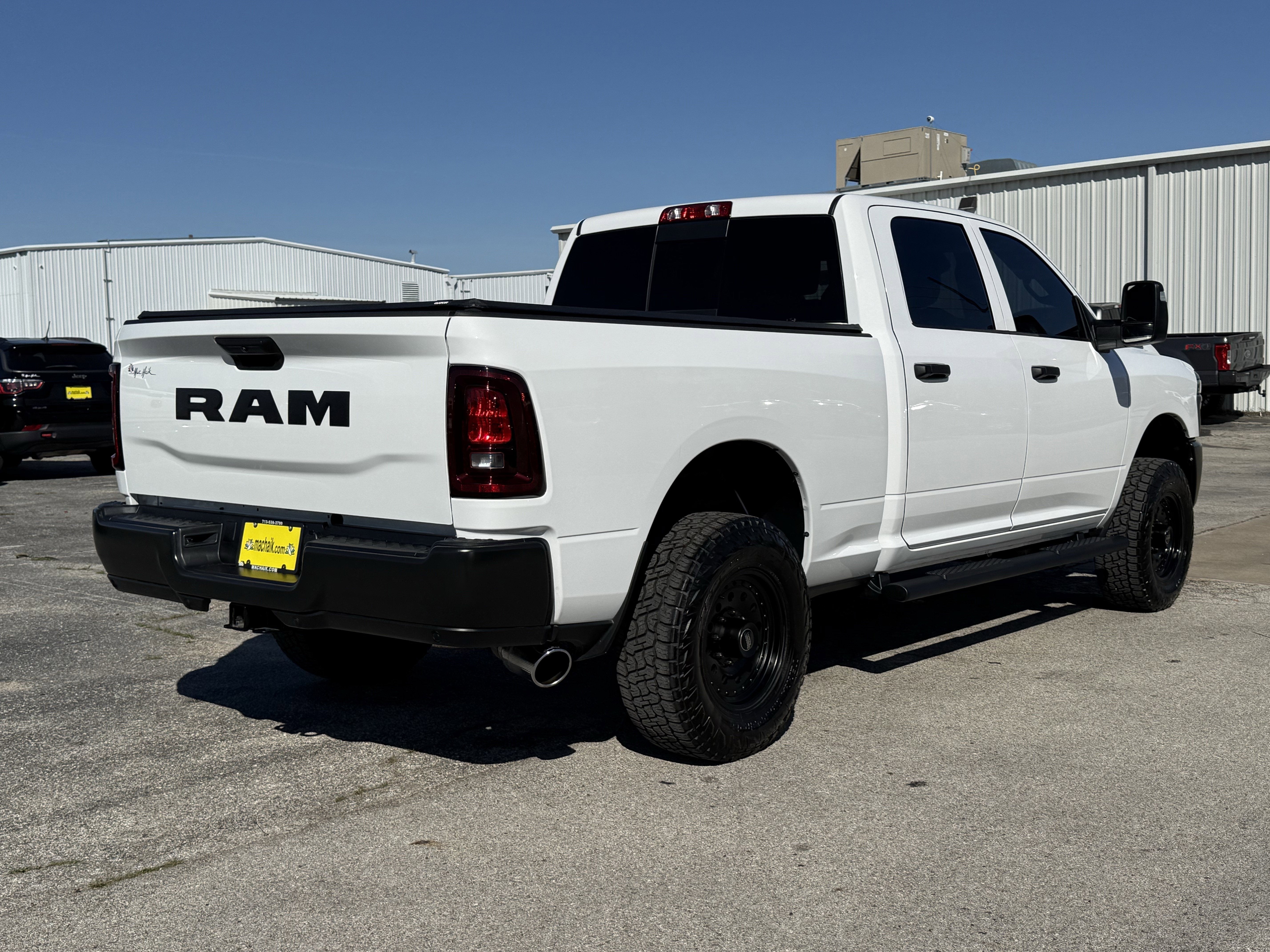 2025 RAM 2500 Tradesman Crew Cab 4x2 6'4' Box