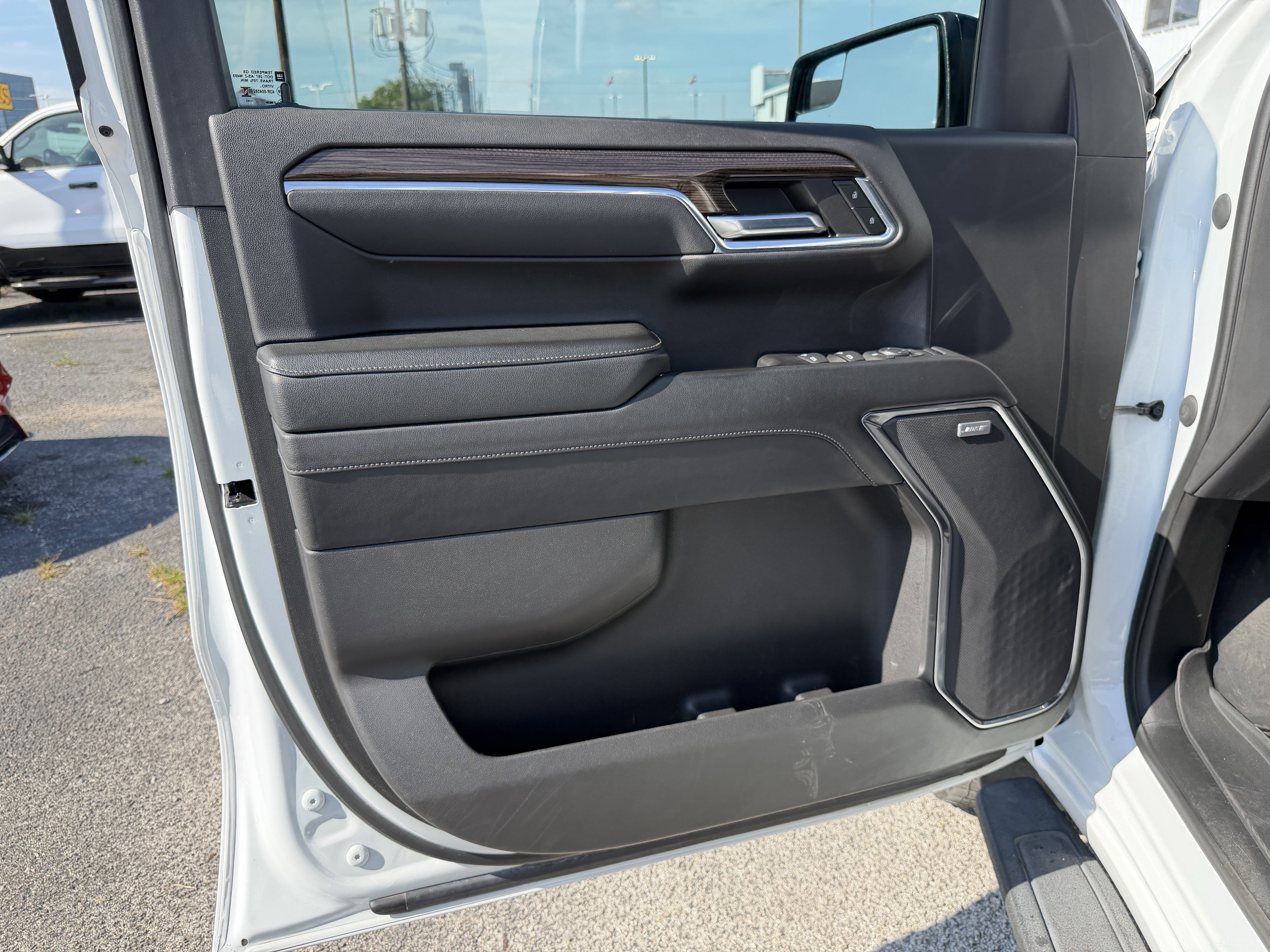 2023 Chevrolet Silverado 1500 4WD Crew Cab Standard Bed LT Trail Boss