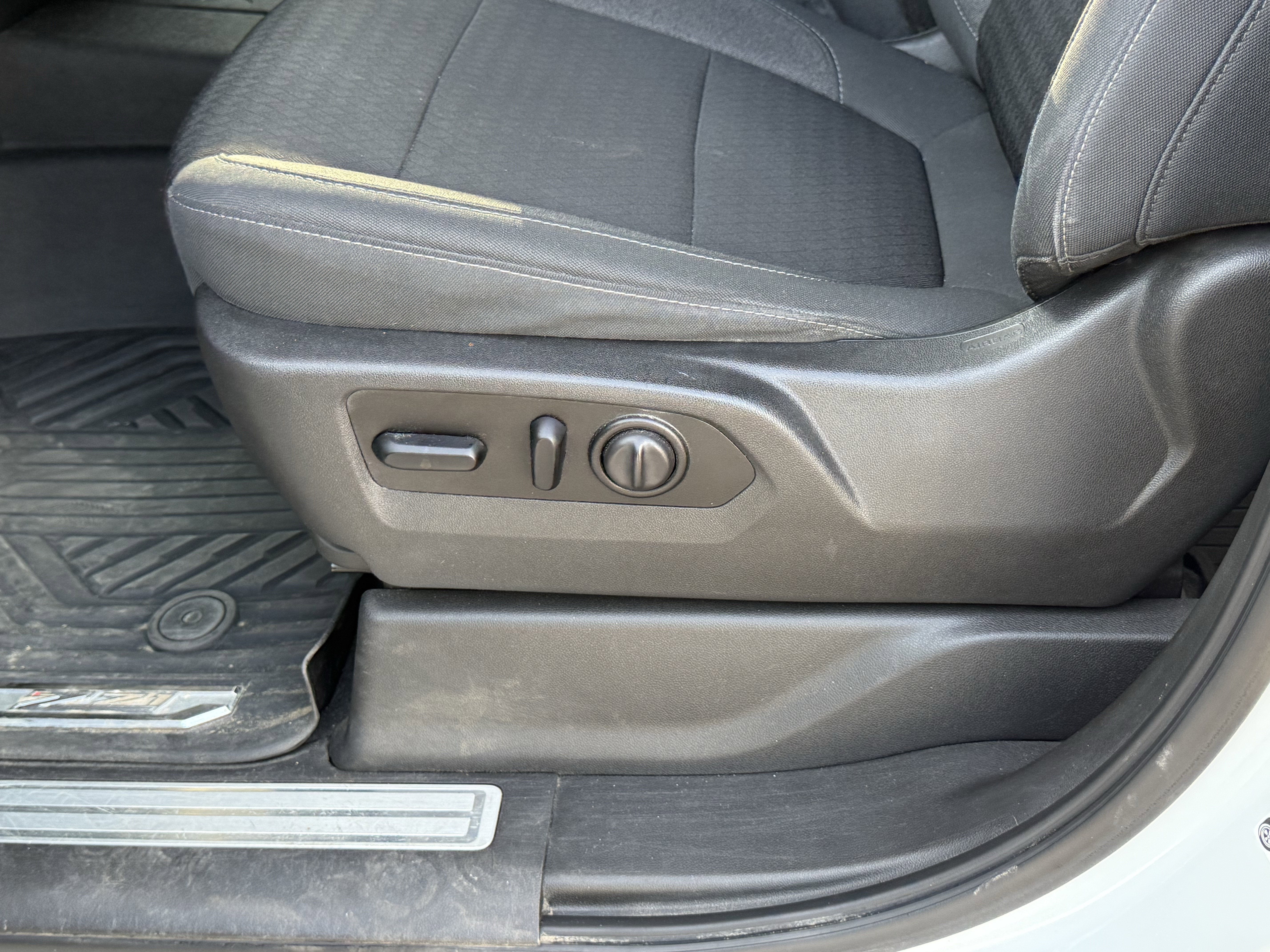 2021 Chevrolet Silverado 1500 4WD Crew Cab Short Bed LT