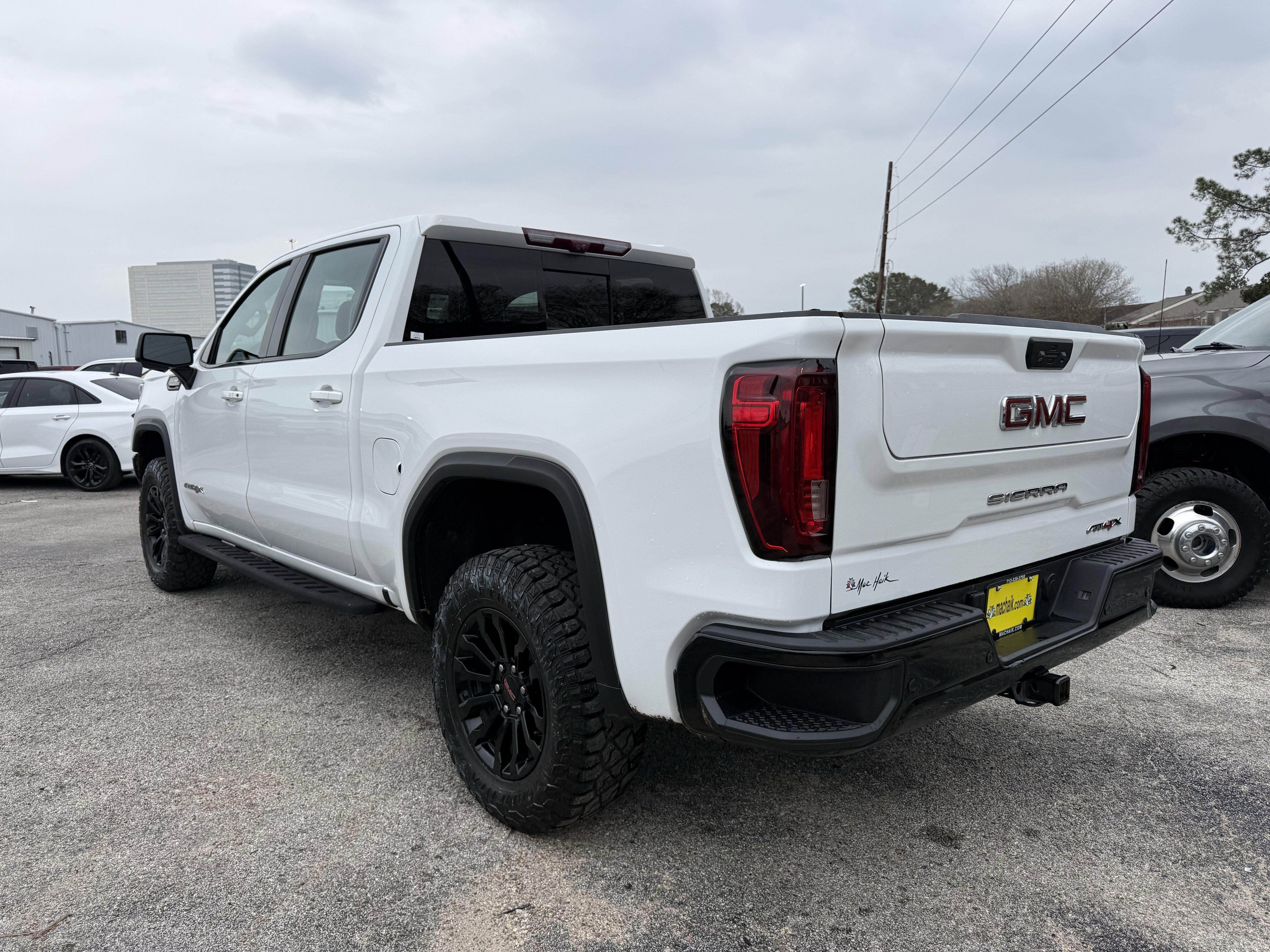 2023 GMC Sierra 1500 4WD Crew Cab Short Box AT4X