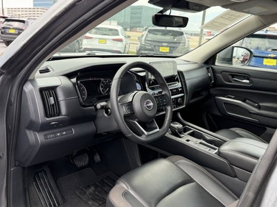 2023 Nissan Pathfinder SL FWD