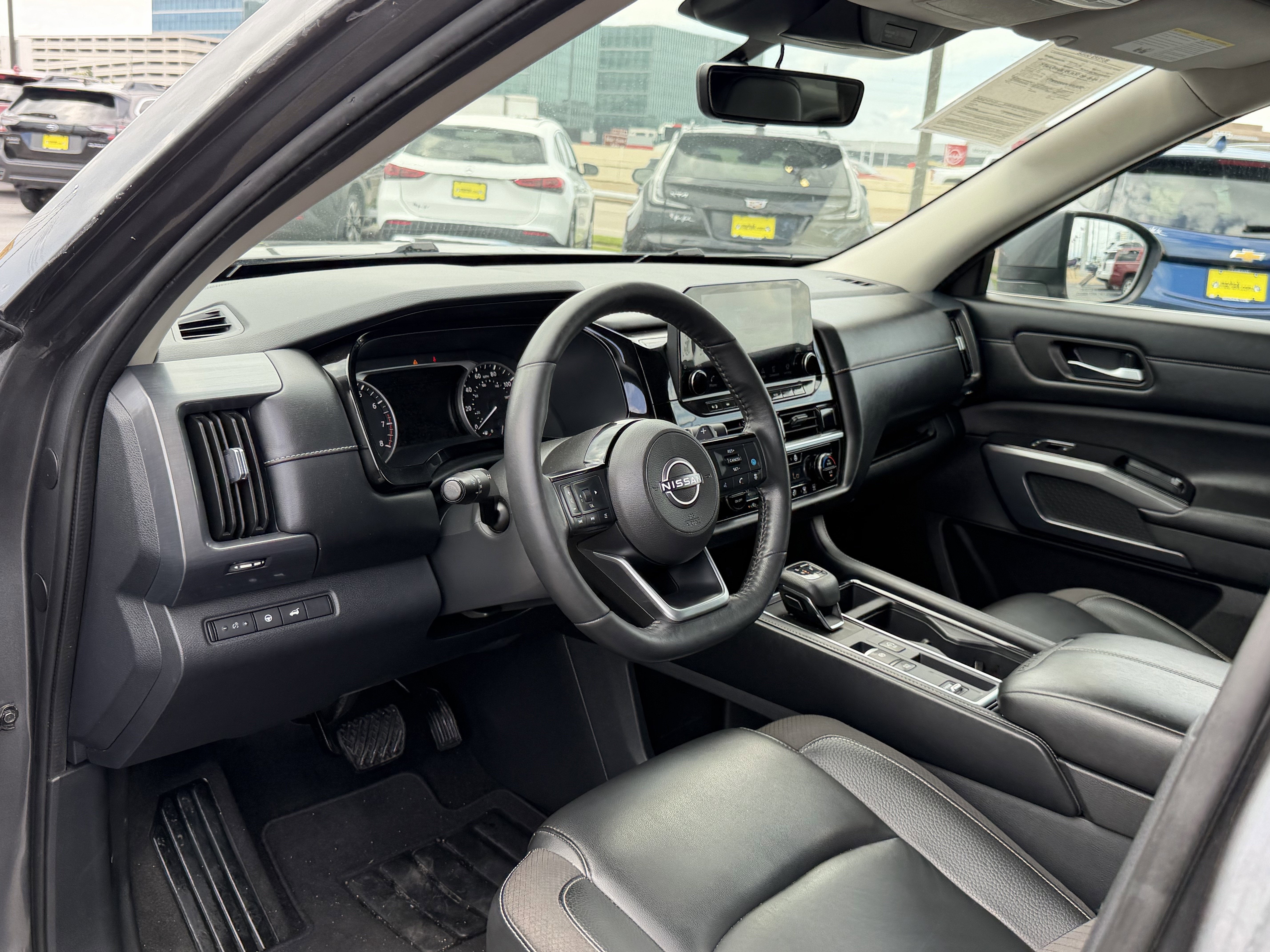 2023 Nissan Pathfinder SL FWD