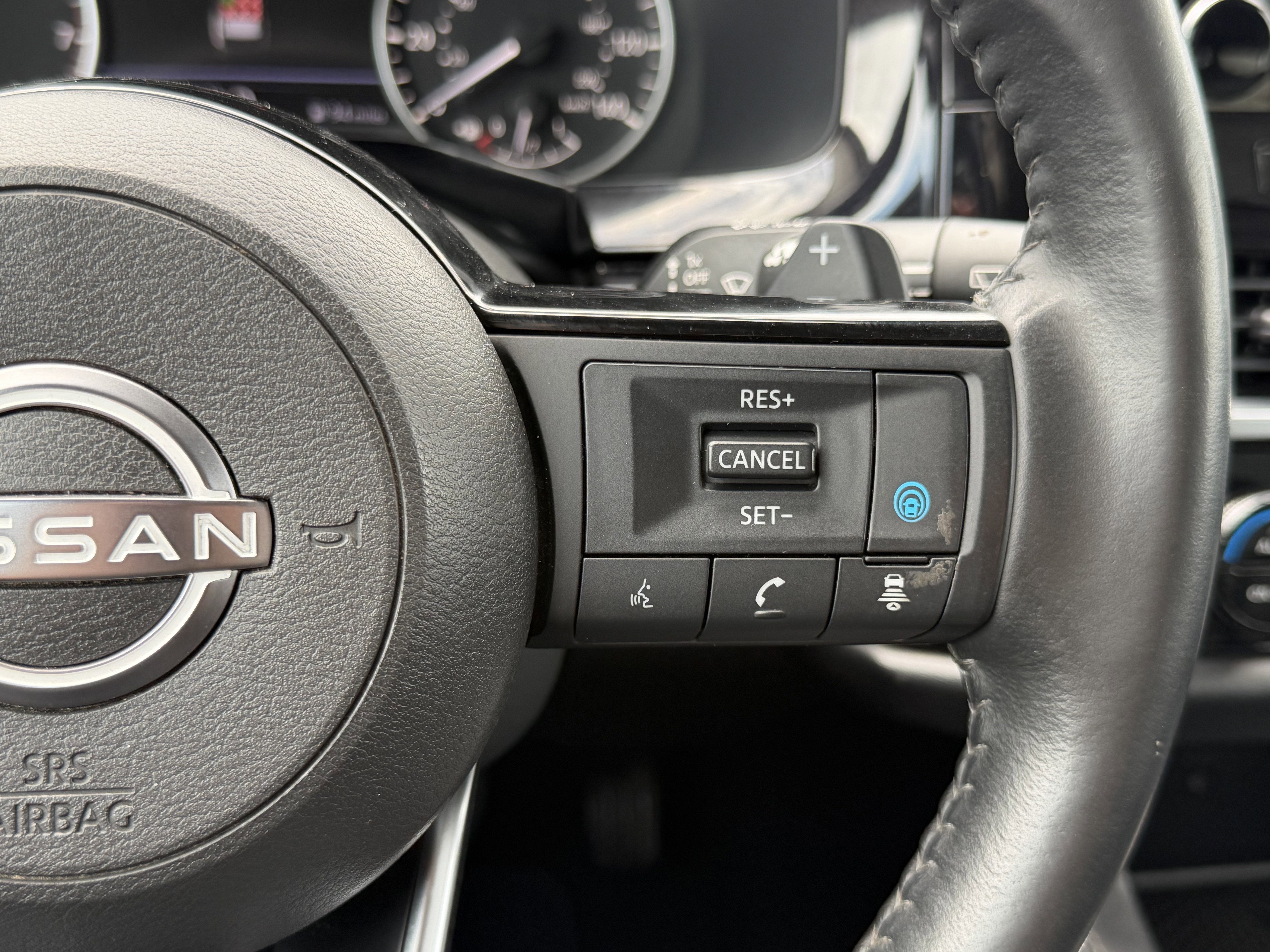 2023 Nissan Pathfinder SL FWD