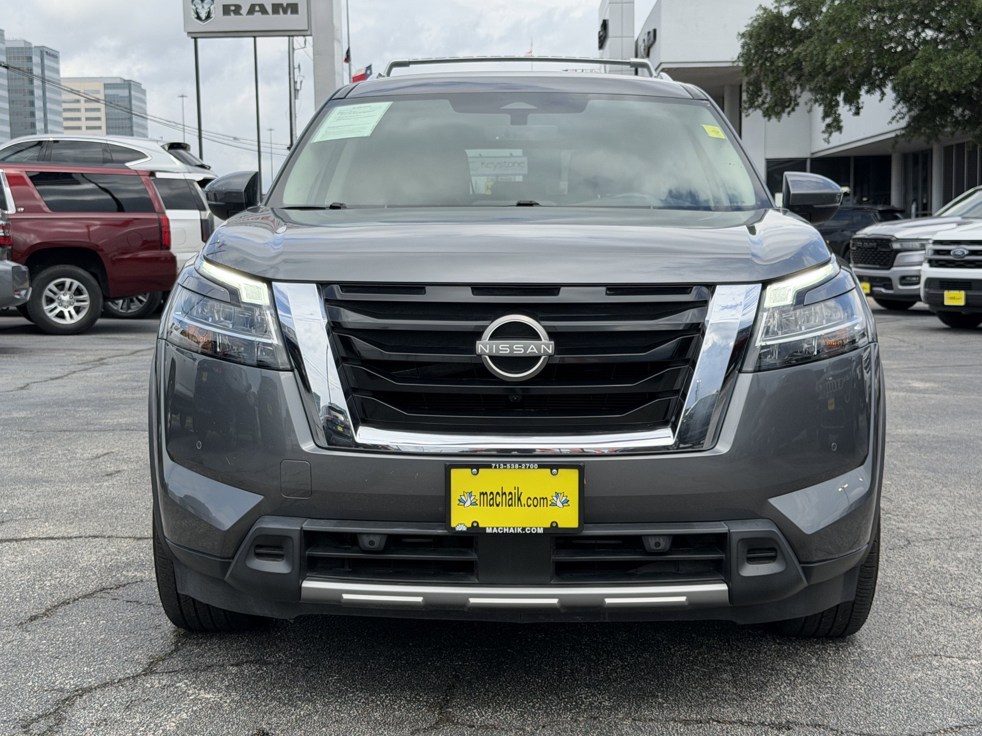 2023 Nissan Pathfinder SL FWD