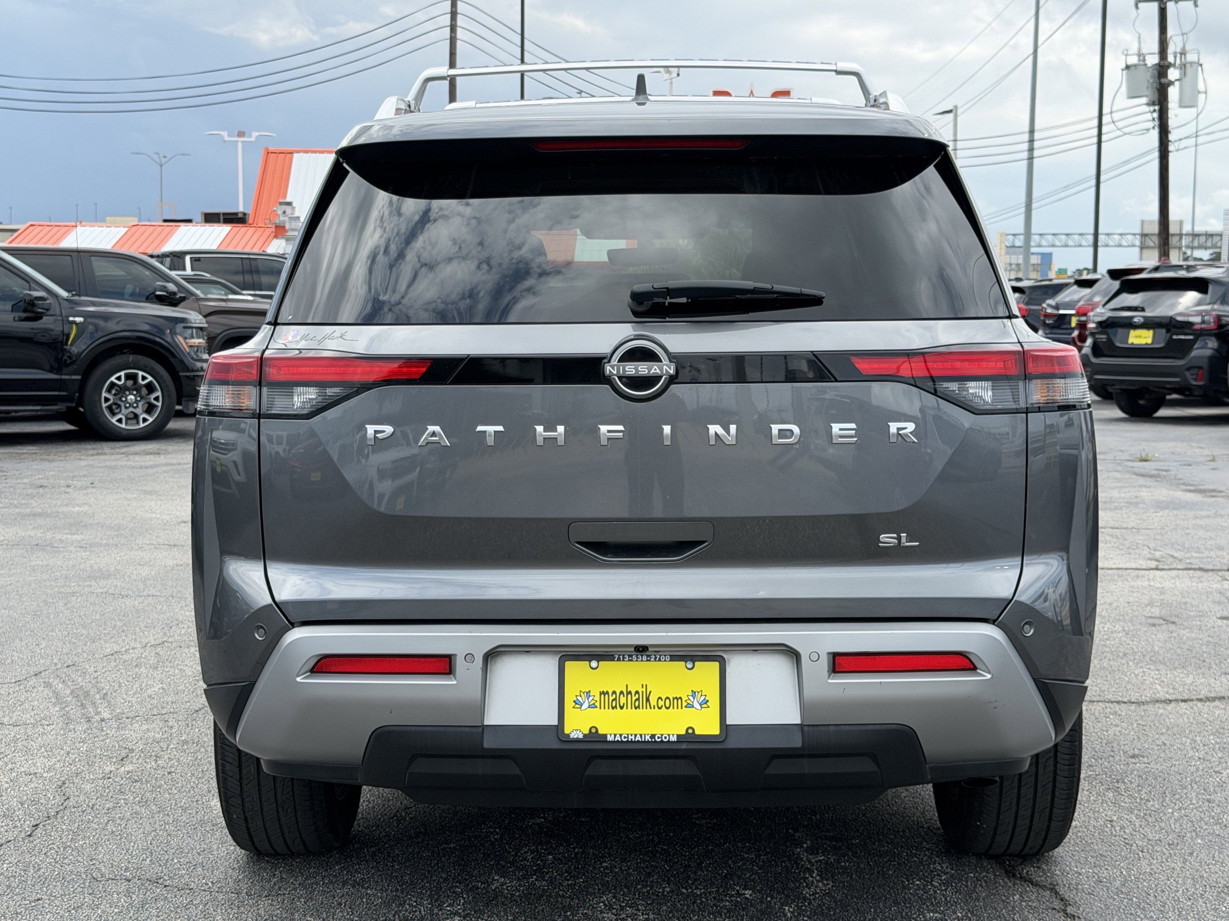 2023 Nissan Pathfinder SL FWD