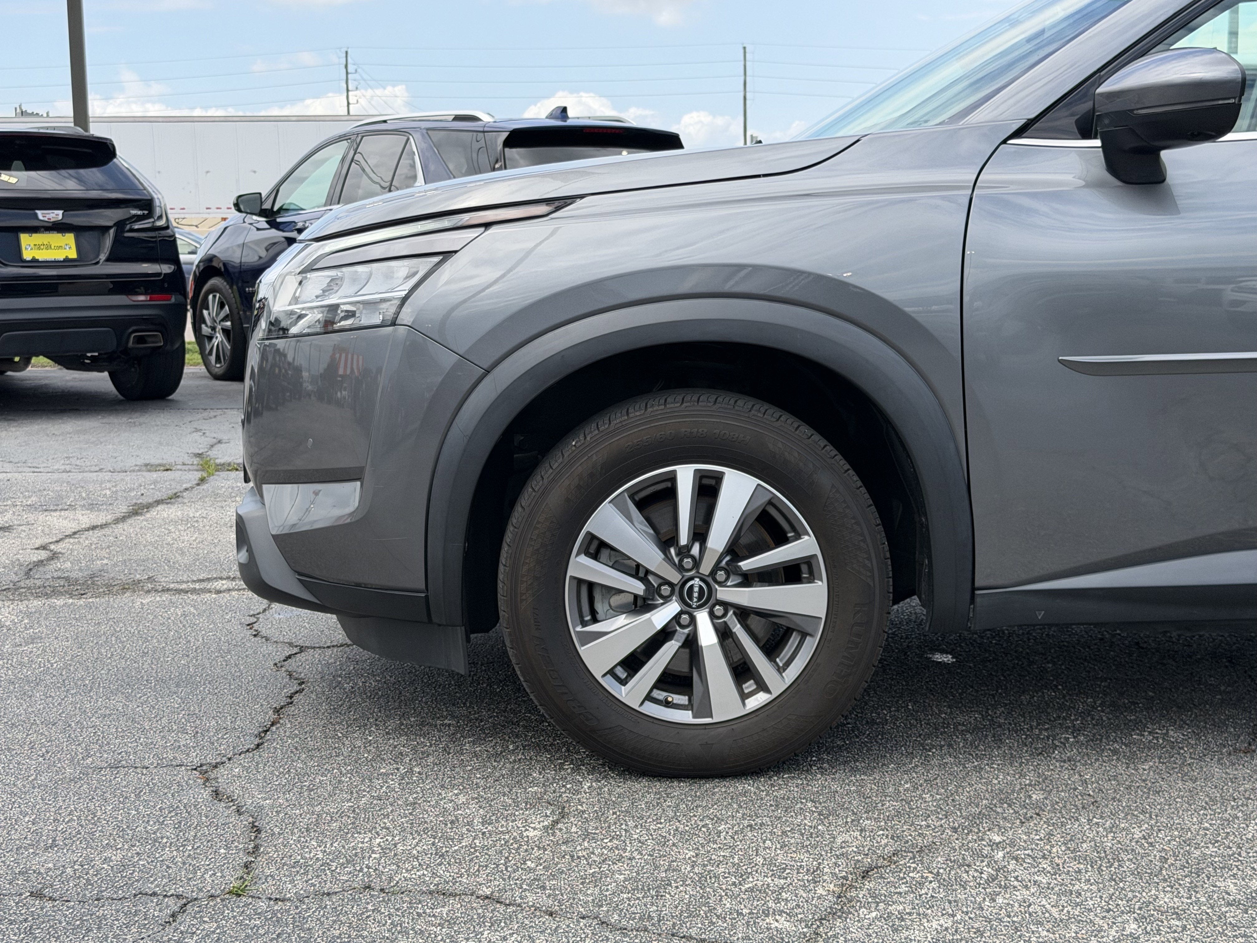 2023 Nissan Pathfinder SL FWD