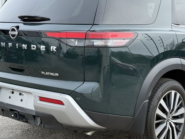 2022 Nissan Pathfinder Platinum 2WD