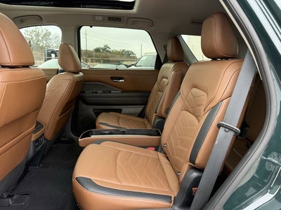 2022 Nissan Pathfinder Platinum 2WD