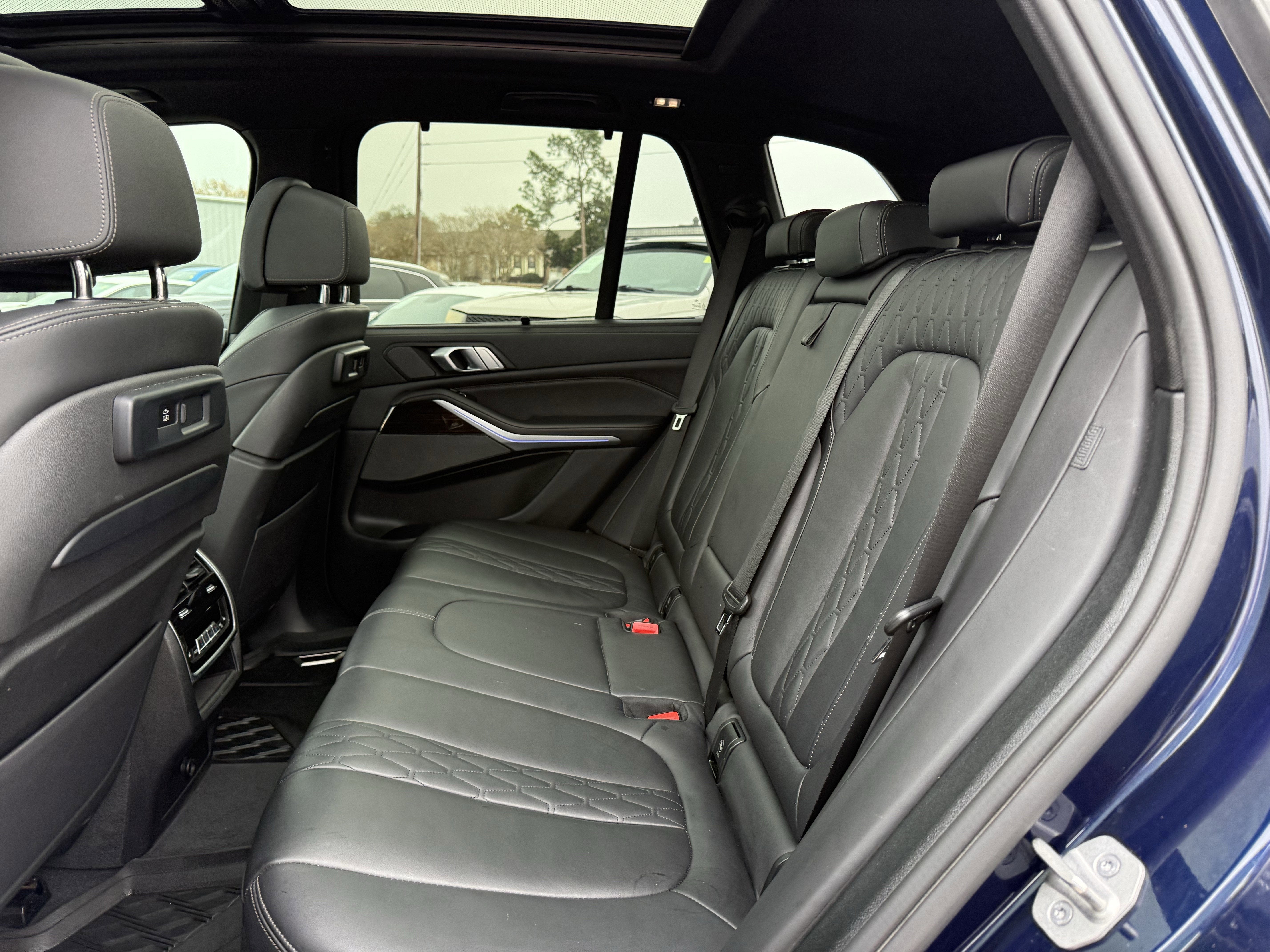 2021 BMW X5 M50i