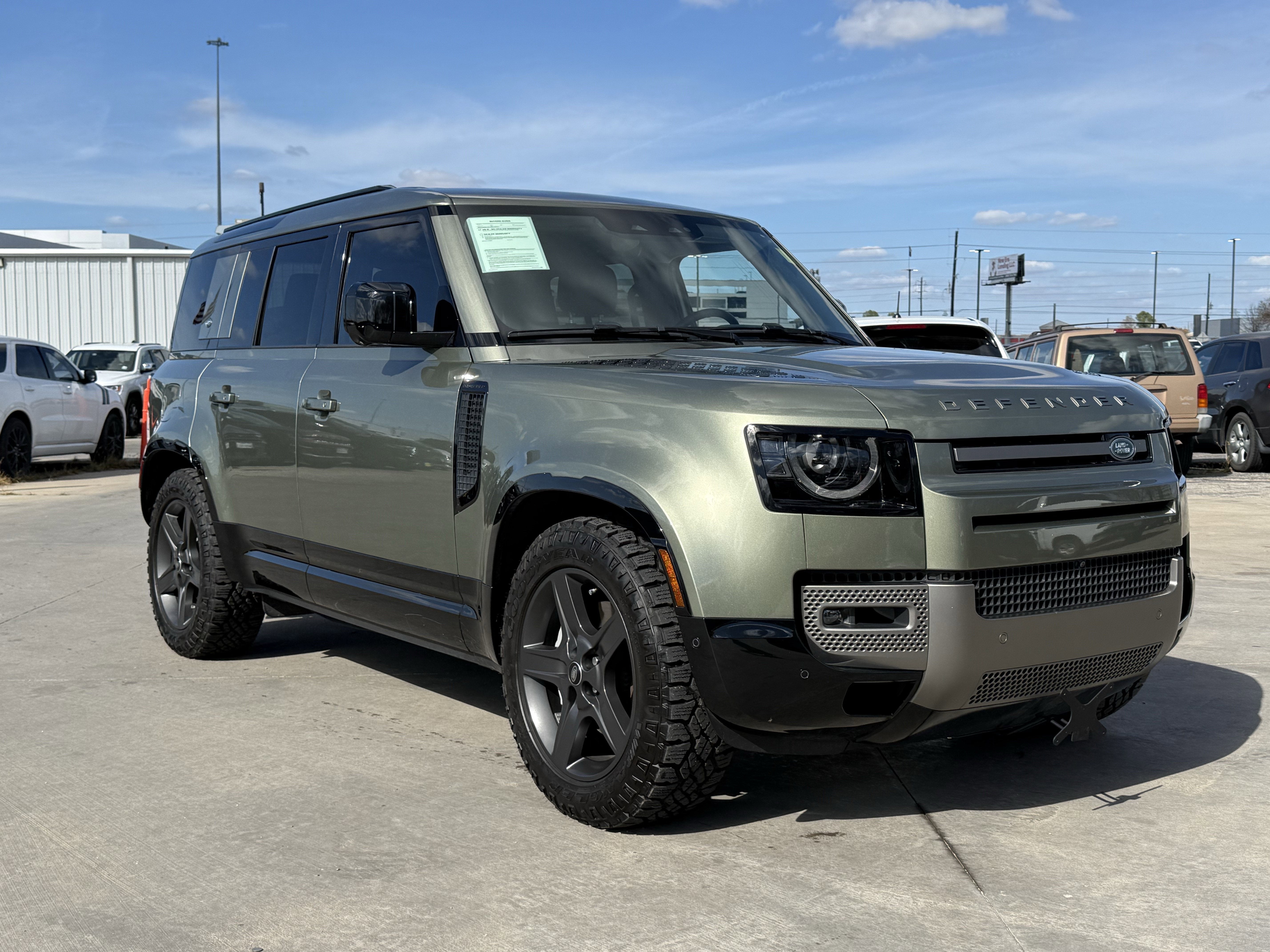 2024 Land Rover Defender 110 P400 X-Dynamic SE