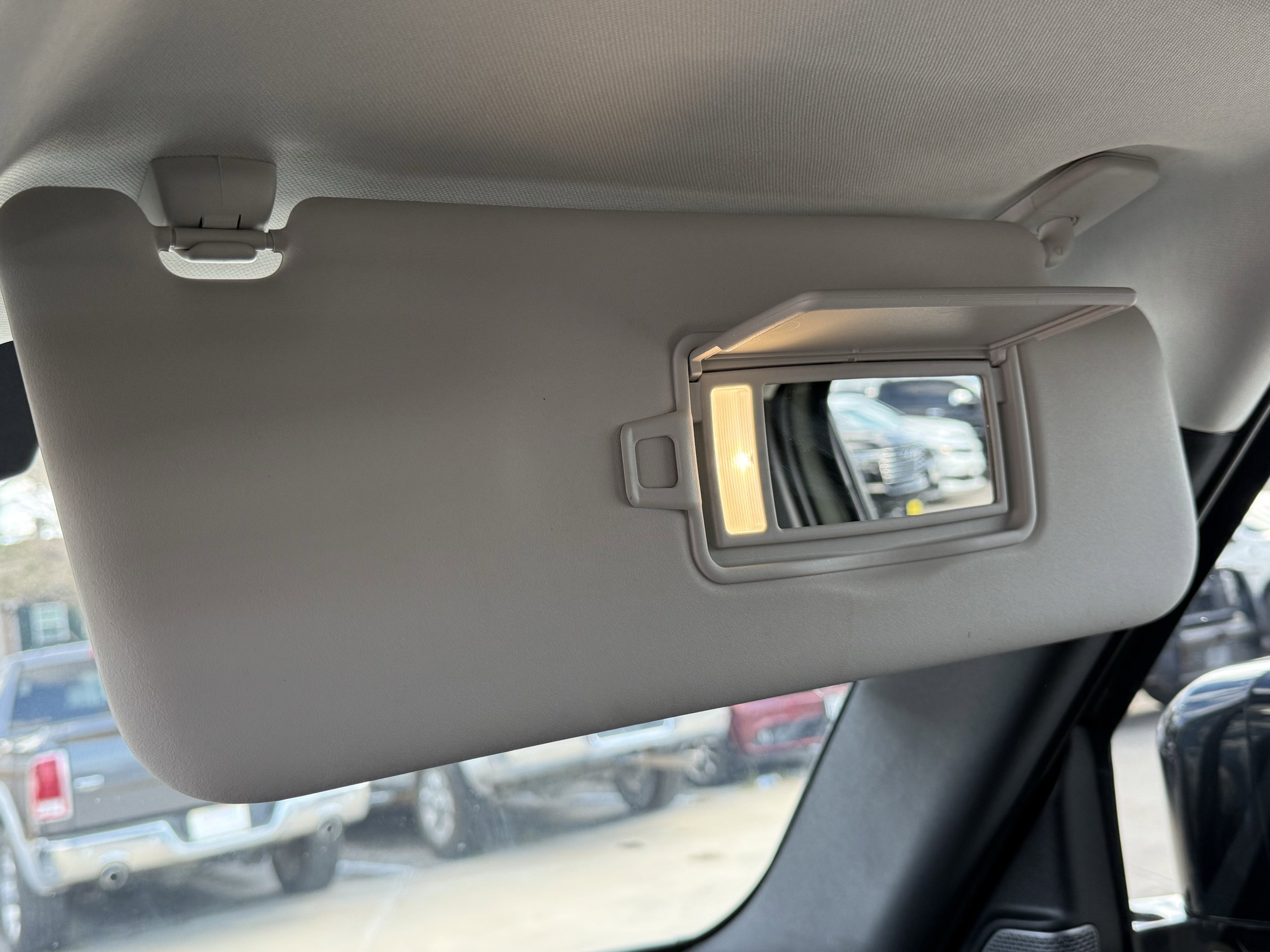 2024 Land Rover Defender 110 P400 X-Dynamic SE