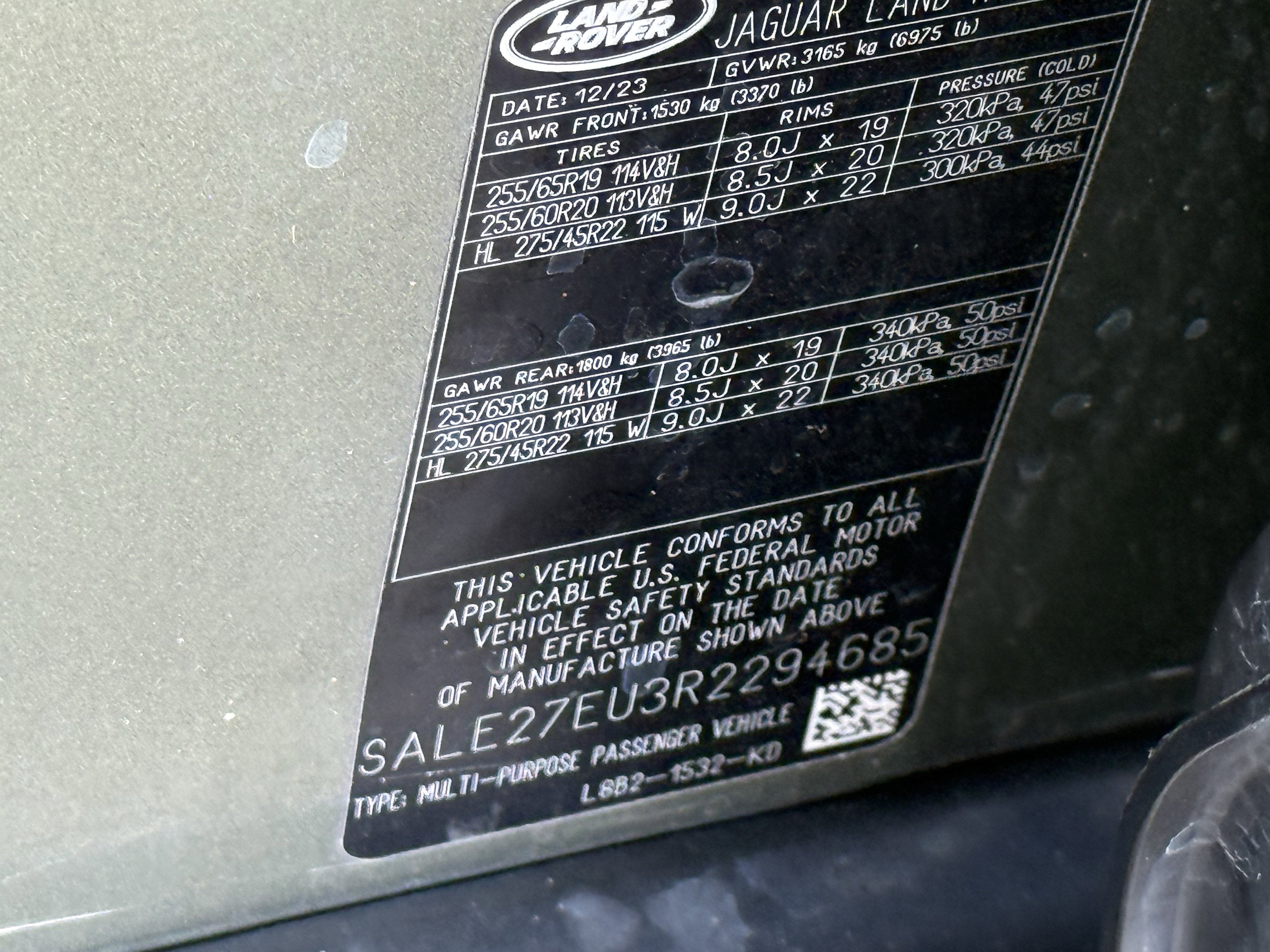 2024 Land Rover Defender 110 P400 X-Dynamic SE