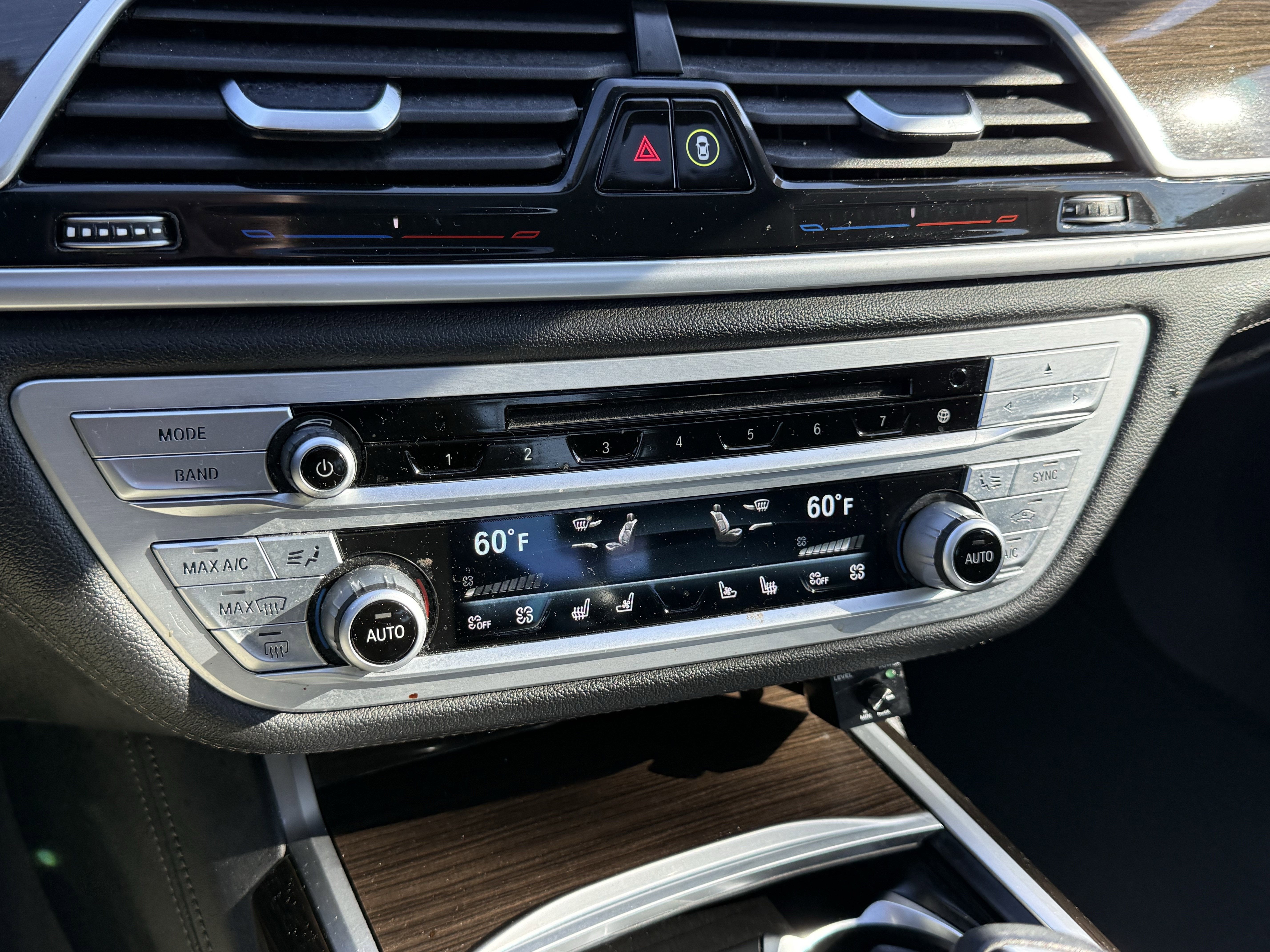 2020 BMW 740i PREMIUM 3.0T RWD LUXURY SEDAN