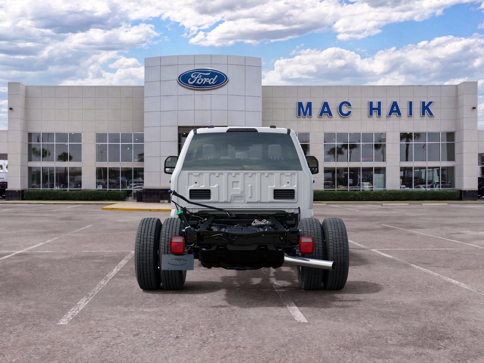 2027 Ford Super Duty F-350 DRW XL