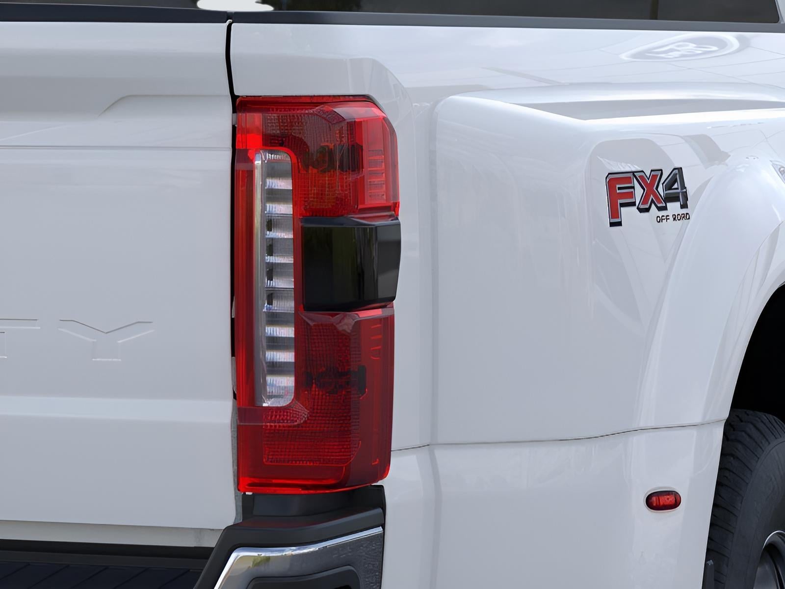 2026 Ford Super Duty F-350 DRW LARIAT