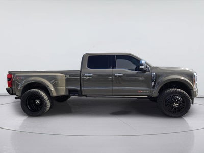 2026 Ford Super Duty F-450 Drw Platinum