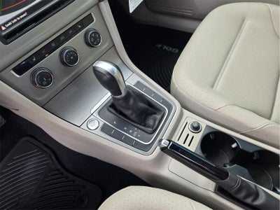 2017 Volkswagen Golf TSI SE