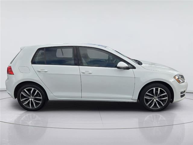 2017 Volkswagen Golf SE