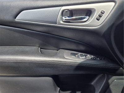 2017 Nissan Pathfinder SL