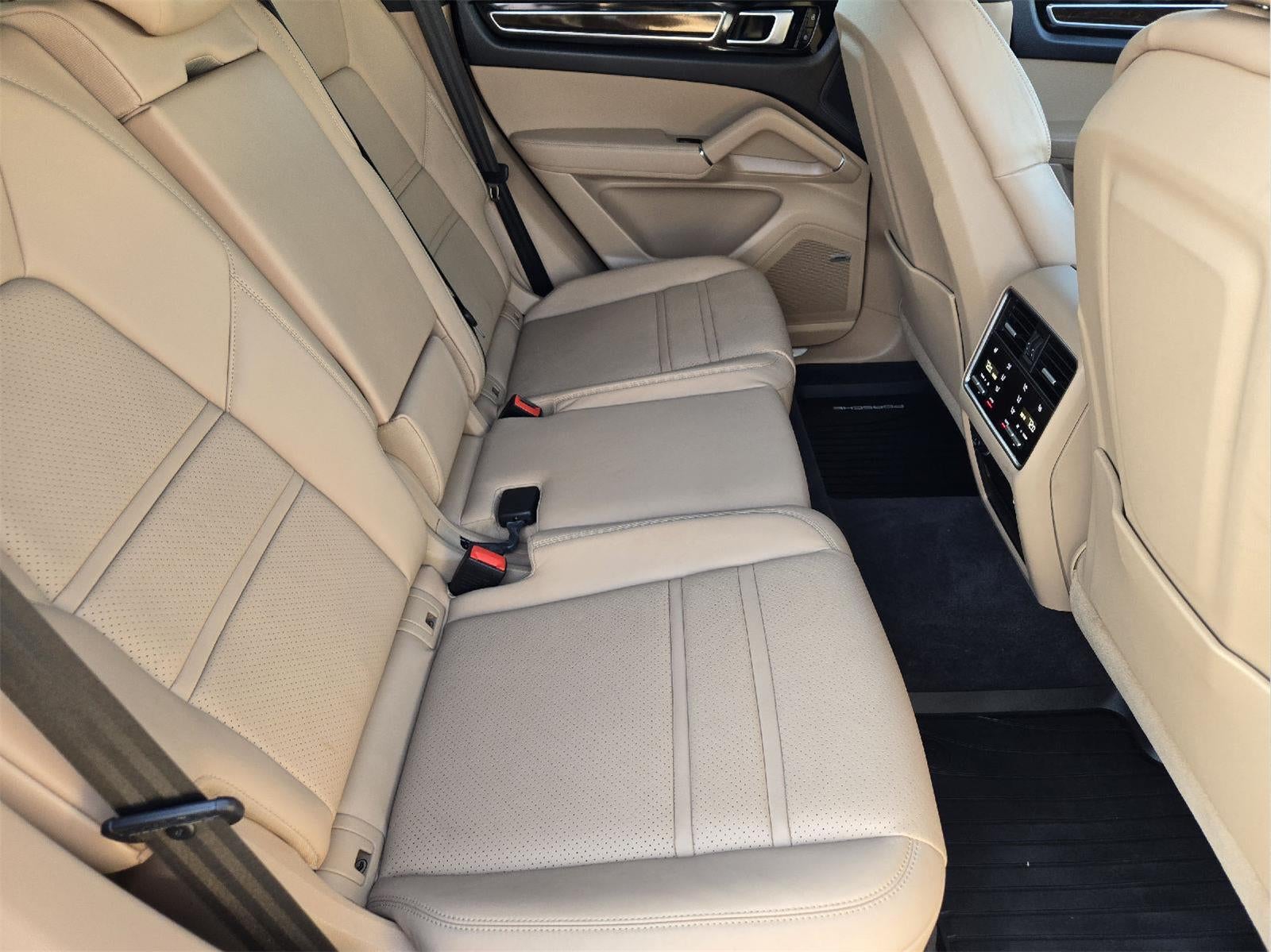 2021 Porsche Cayenne Base