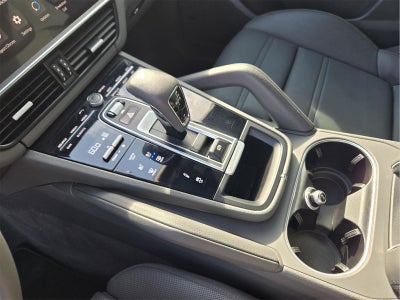 2022 Porsche Cayenne Platinum Edition