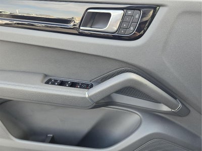 2022 Porsche Cayenne Platinum Edition