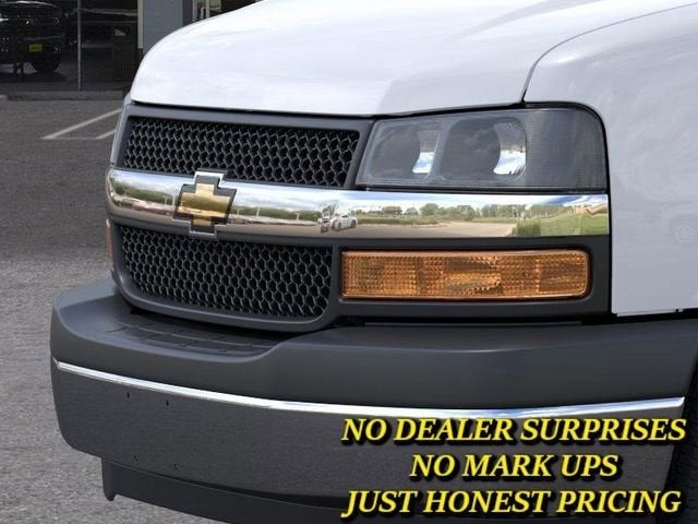 2025 Chevrolet Express Cargo WT