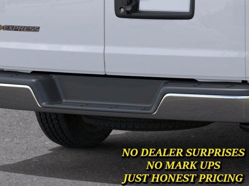 2025 Chevrolet Express Cargo WT
