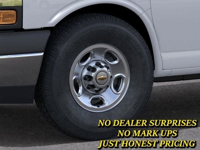 2025 Chevrolet Express Cargo WT