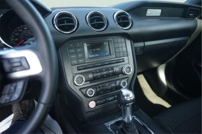 2016 Ford MUSTANG V6